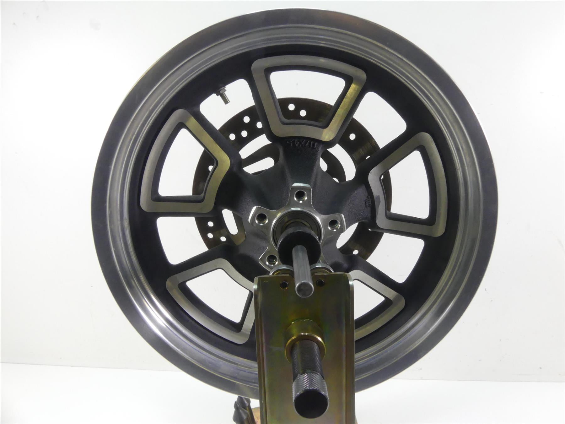 2016 Harley FXDL Dyna Low Rider Straight Rear Cast Wheel Rim 17x4.5 40900289 {{ shop.shopifyCountryName }} - Mototech271