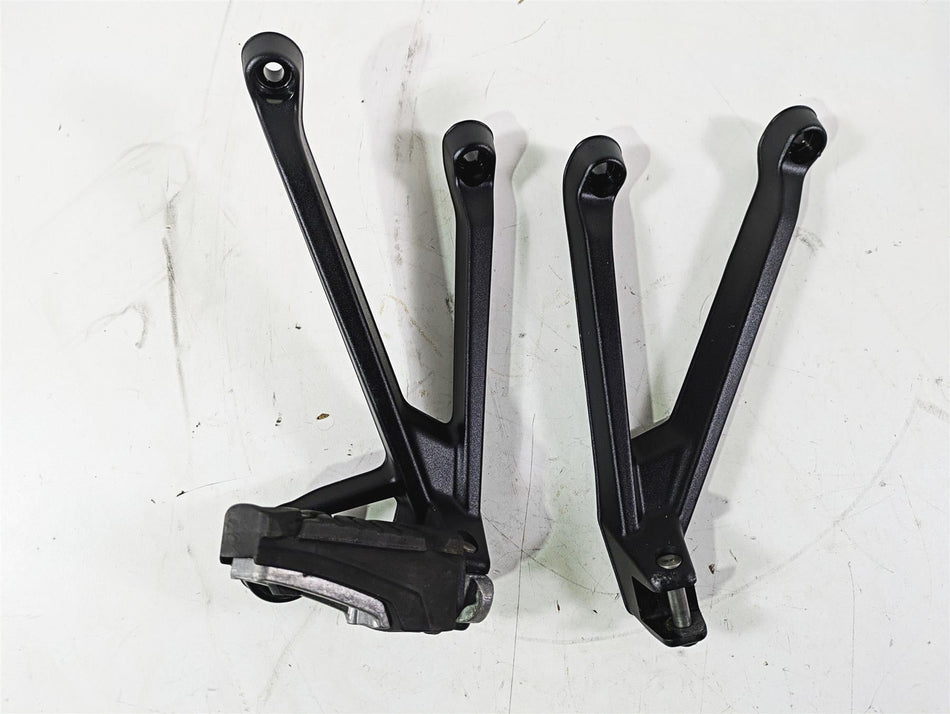 2019 BMW S1000XR K49 Rear Passenger Footpeg Set - Read 46718553845 46718553846 {{ shop.shopifyCountryName }} - Mototech271