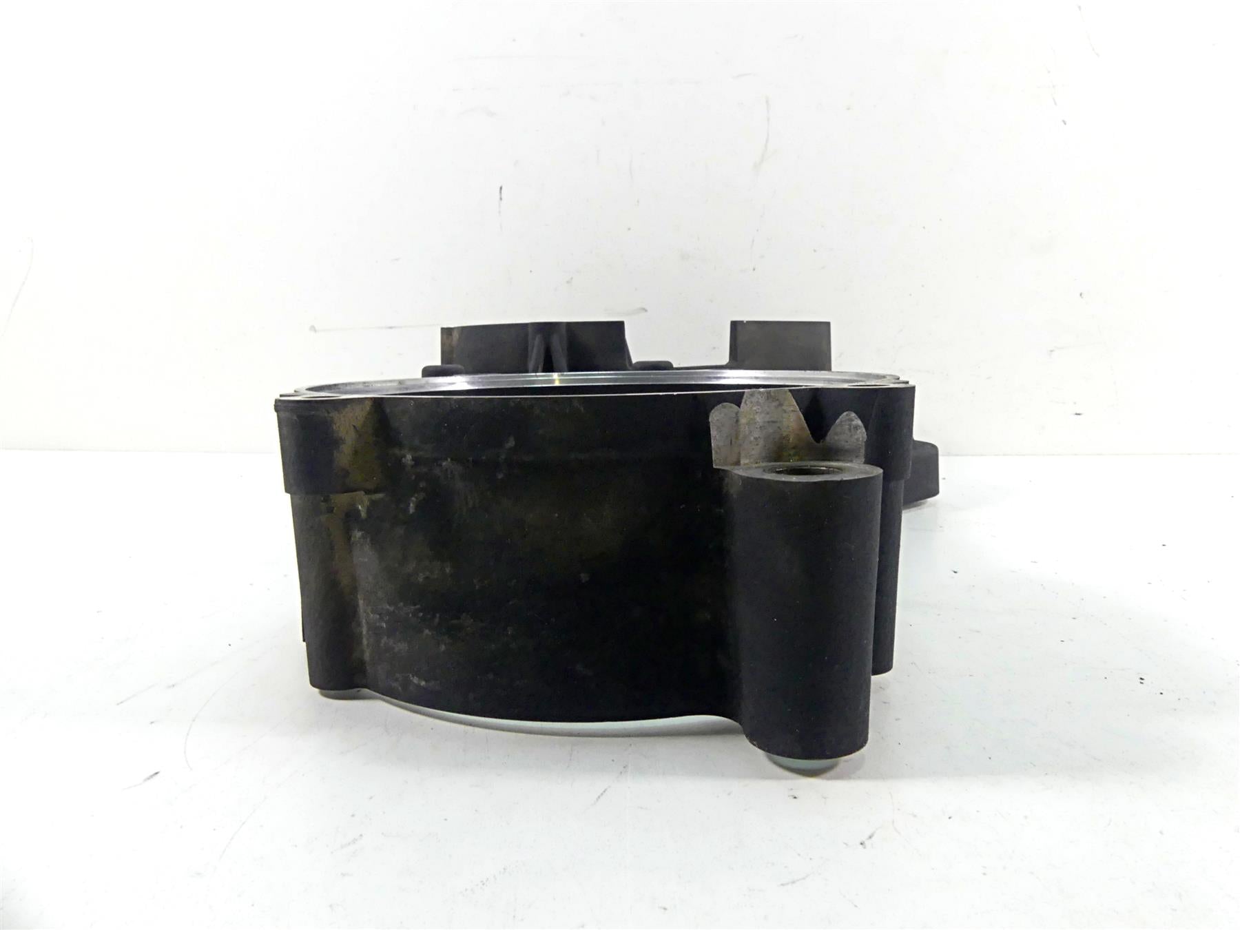 2004 Harley Touring FLHTCUI Electra Glide Inner Primary Clutch Cover 60677-01B {{ shop.shopifyCountryName }} - Mototech271