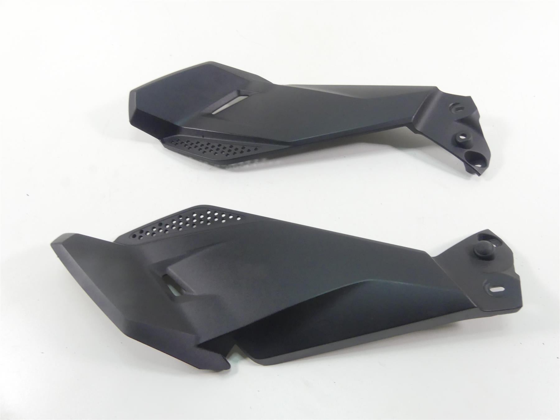 2019 BMW R1250GS K50 Under Tank Molded Leg Fairing Set 46638556637 46638556638 {{ shop.shopifyCountryName }} - Mototech271