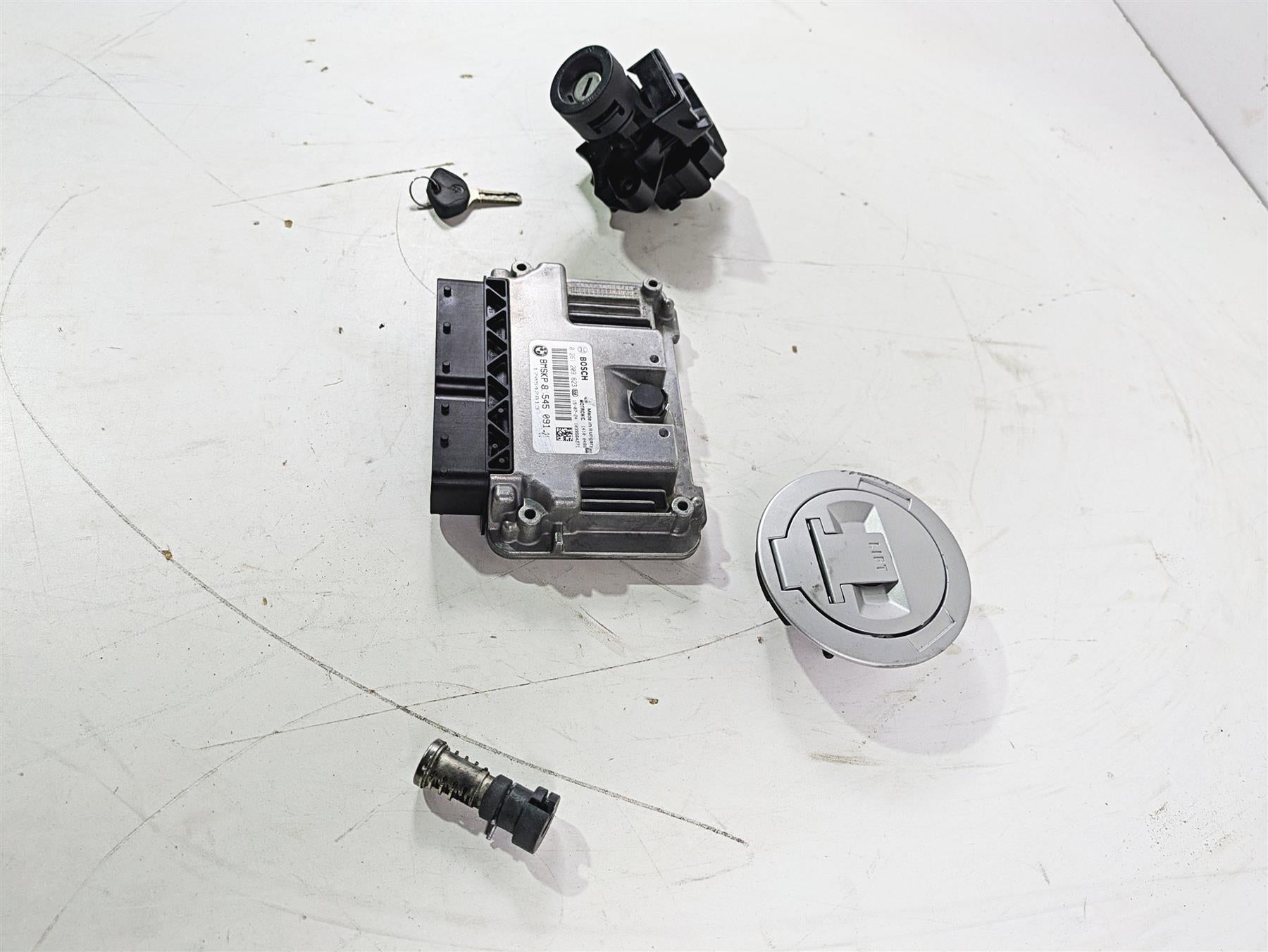 2016 BMW F800R K73 Cdi Ecm Ignition Switch Key Lock Set 13618545091 51257700072 {{ shop.shopifyCountryName }} - Mototech271