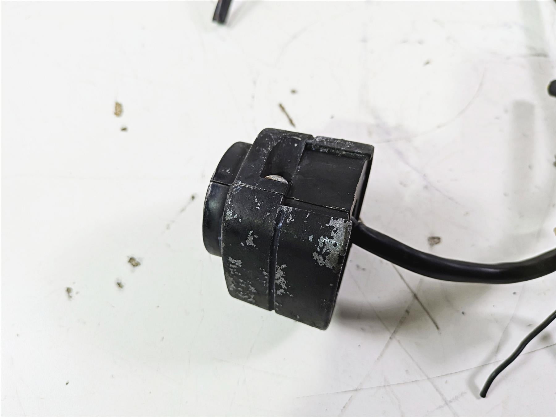 1992 Harley FLSTC Softail Heritage Left Hand Control Switch - Read 70218-87A {{ shop.shopifyCountryName }} - Mototech271