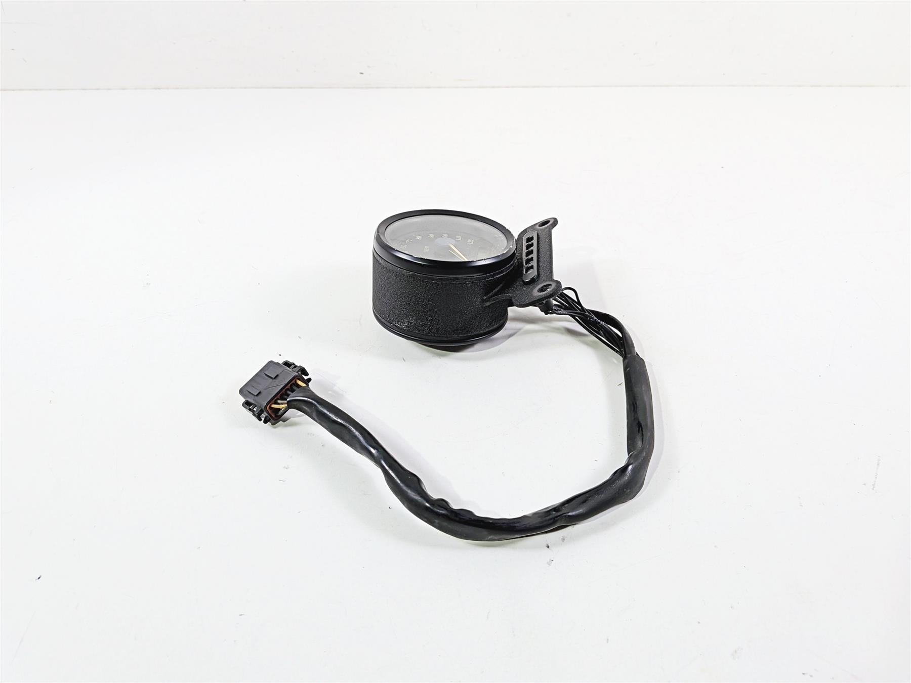 2006 Harley Sportster XL883 Low Speedometer Gauges PARTS ONLY 67037-04A {{ shop.shopifyCountryName }} - Mototech271