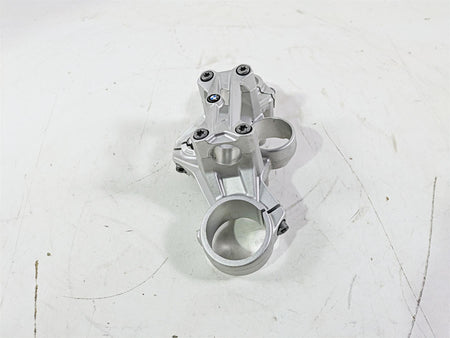 2016 BMW F800R K73 Upper Triple Tree Steering Clamp 8546421 32418546421 {{ shop.shopifyCountryName }} - Mototech271