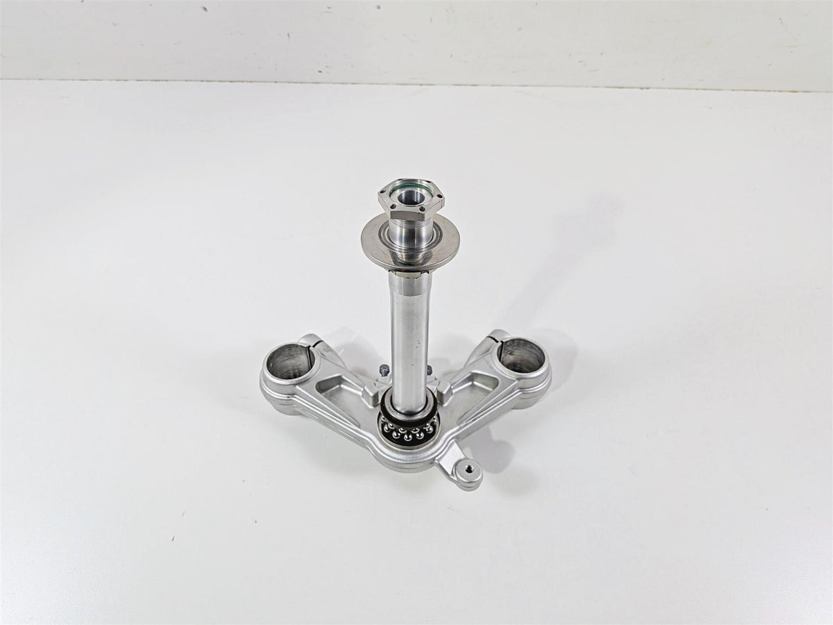 2023 BMW R nineT Scrambler K23 Lower Triple Tree Steering Clamp 31428560399 {{ shop.shopifyCountryName }} - Mototech271