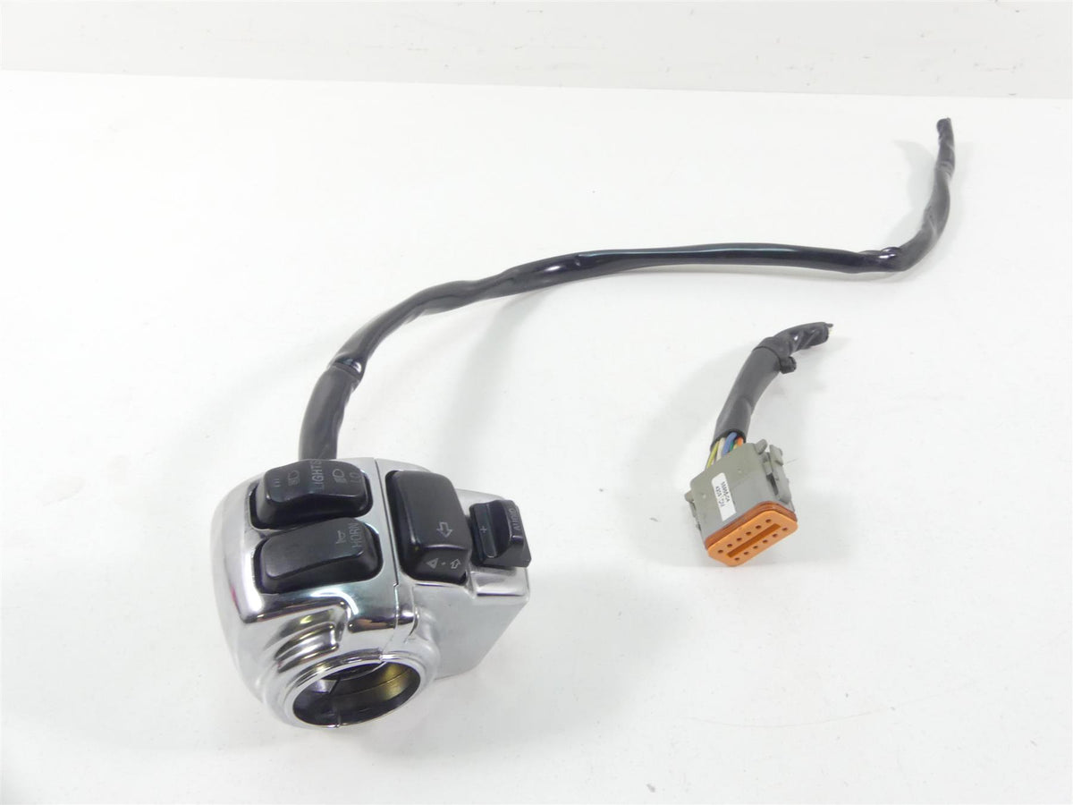 2004 Harley FLHTC SE CVO Electra Glide Left Hand Audio Control Switch 71682-06A {{ shop.shopifyCountryName }} - Mototech271