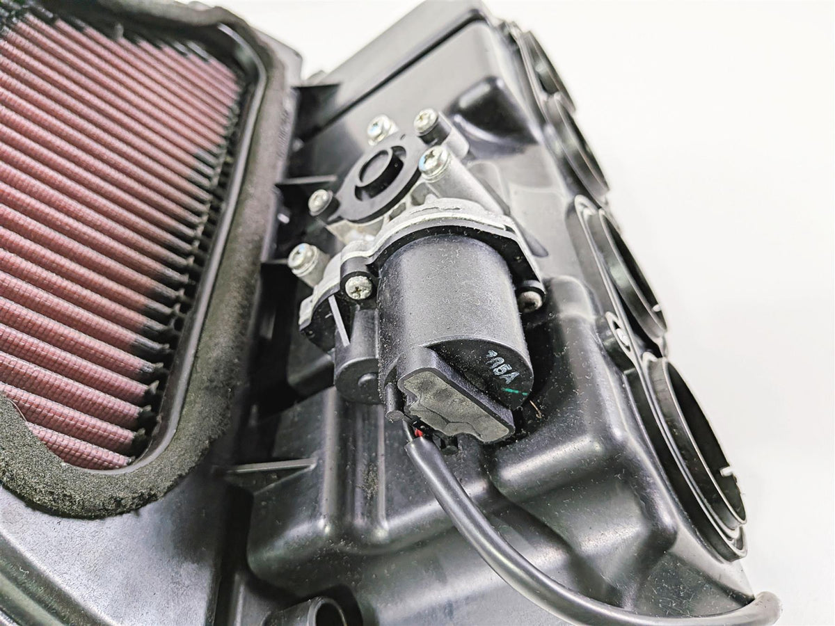 2008 Yamaha YZF R1 RN19 Air Box Filter & Actuator & Stacks 4C8-85850-00-00 {{ shop.shopifyCountryName }} - Mototech271