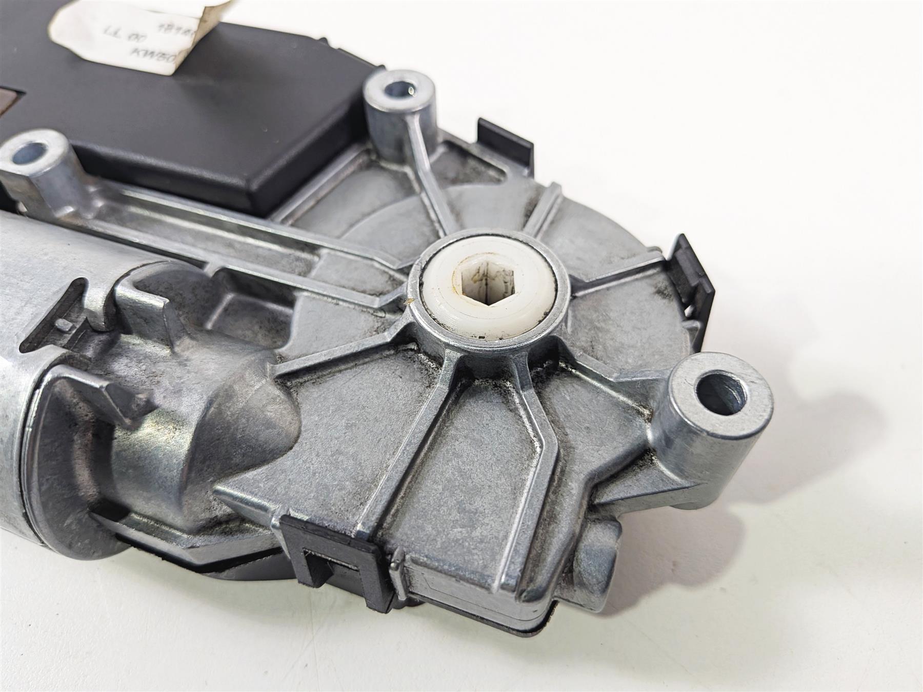 2016 BMW R1200RT RT RTW K52 Windshield Adjuster & Motor 46637728676 {{ shop.shopifyCountryName }} - Mototech271