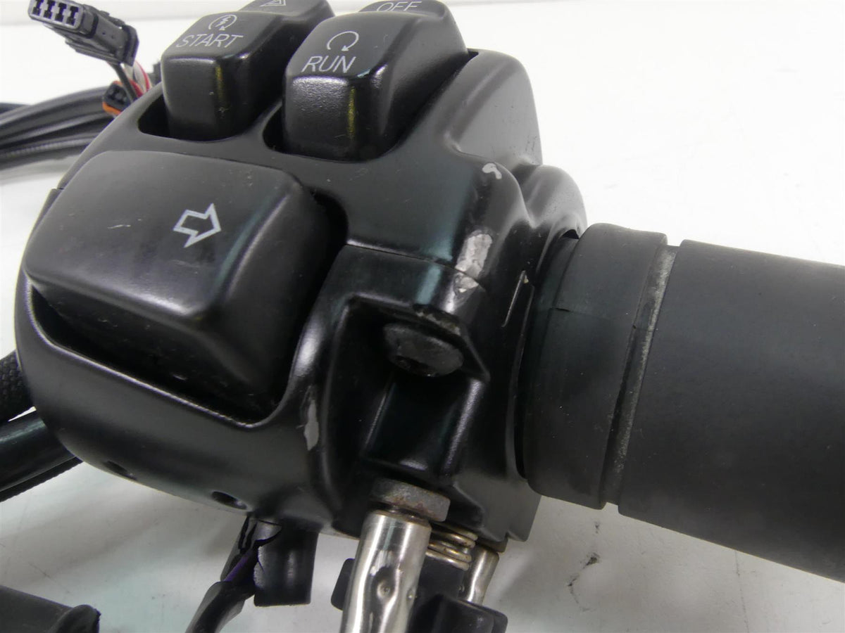 2015 Harley FXDF Dyna Fat Bob Right Control Switch Throttle + Blinker 72944-12 {{ shop.shopifyCountryName }} - Mototech271
