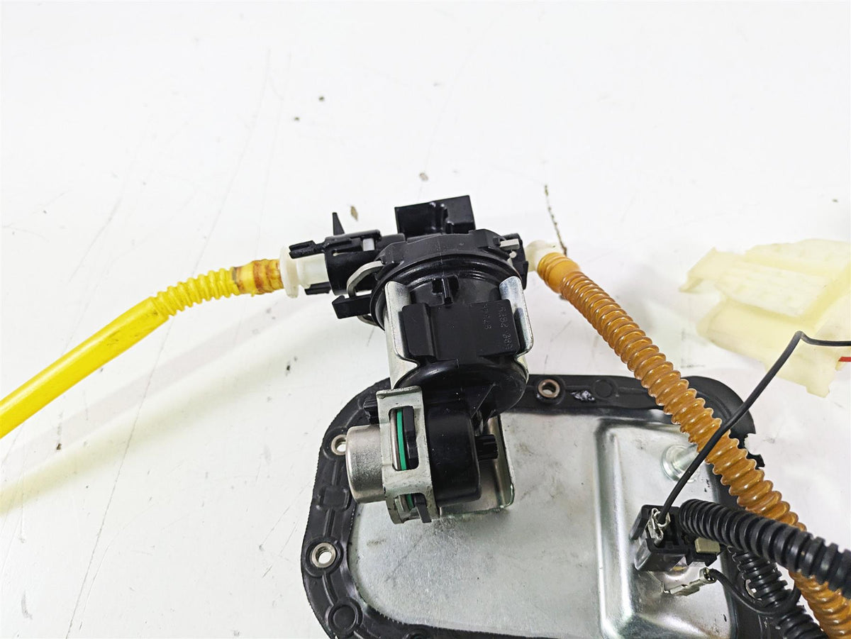 2016 Harley FLSTC Softail Heritage Fuel Gas Petrol Pump TESTED 75252-11A {{ shop.shopifyCountryName }} - Mototech271