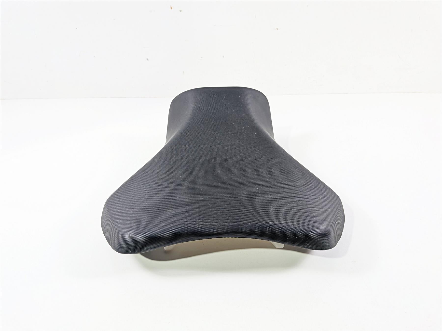 2024 Suzuki GSXR600 Nice Front Rider Seat Saddle 45100-14J11-DW2 {{ shop.shopifyCountryName }} - Mototech271