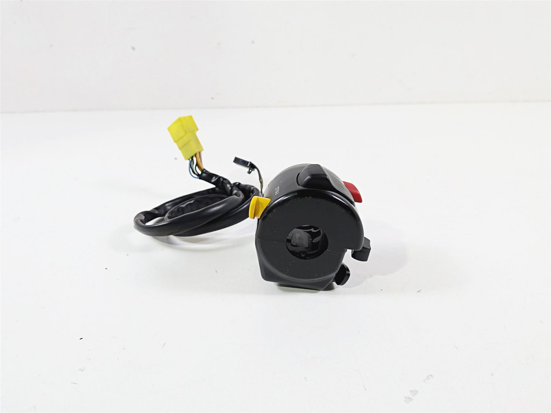 2014 Suzuki M109R VZR1800 Boulevard Left Hand Blinker Control Switch 37400-48GB0 {{ shop.shopifyCountryName }} - Mototech271