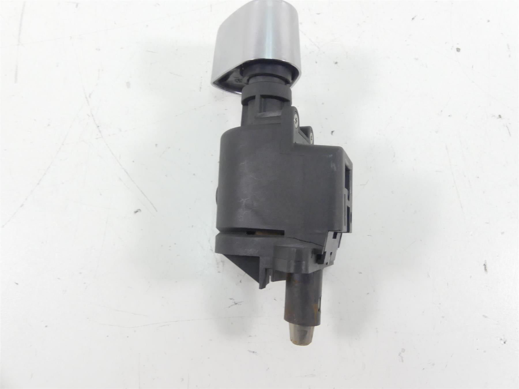 2012 Harley Touring FLHTP Electra Glide Ignition Switch Knob - Read 71572-06 {{ shop.shopifyCountryName }} - Mototech271