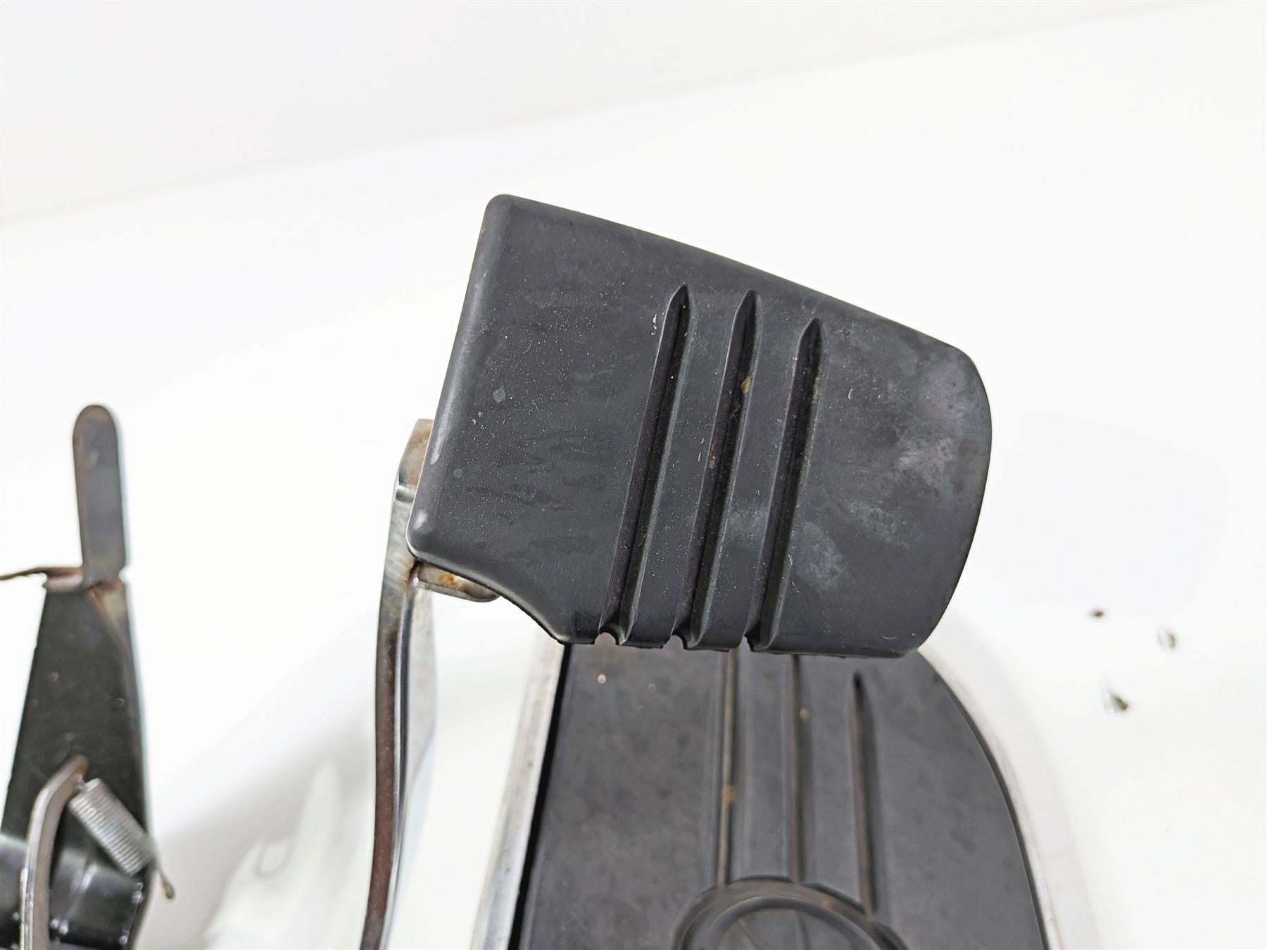 2008 Yamaha XV1900 Roadliner S Right Floor Board & Brake Pedal 1D7-27420-00-00 {{ shop.shopifyCountryName }} - Mototech271