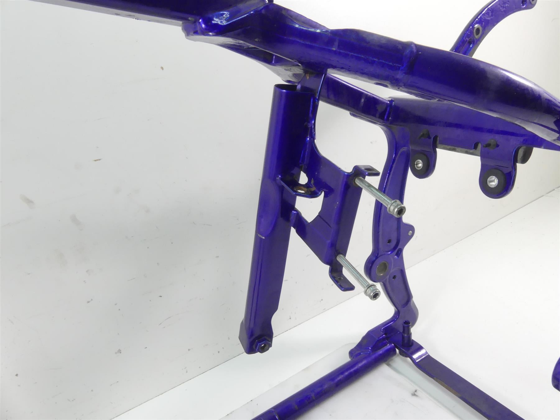 2004 Harley Softail FXSTD SE CVO Deuce Straight Blue Frame Chassis With Texas Salvage Title 46966-04BKO {{ shop.shopifyCountryName }} - Mototech271