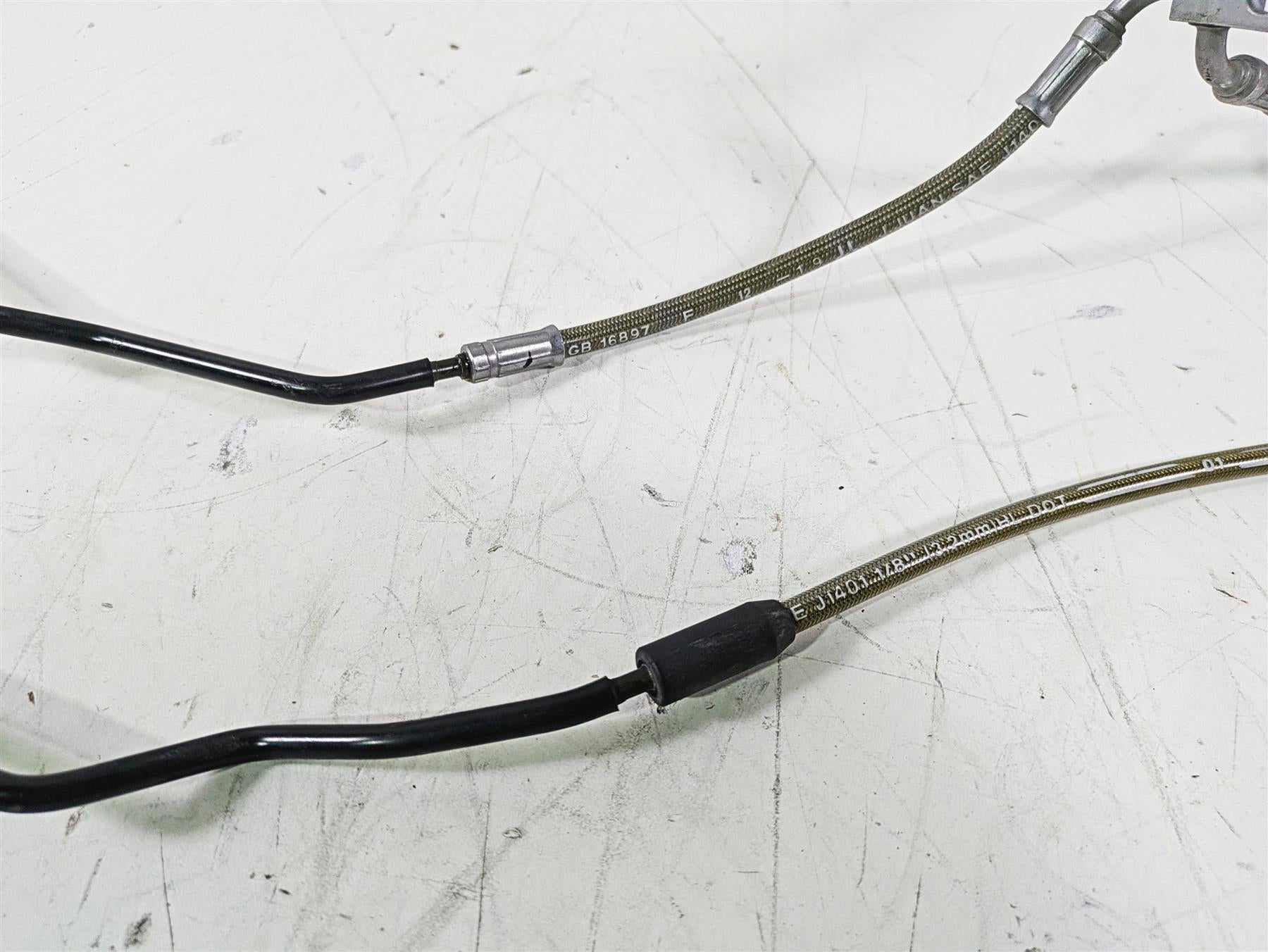 2020 Triumph Daytona 765 Moto2 Front Abs Brake Line Hose Set T2021936 {{ shop.shopifyCountryName }} - Mototech271