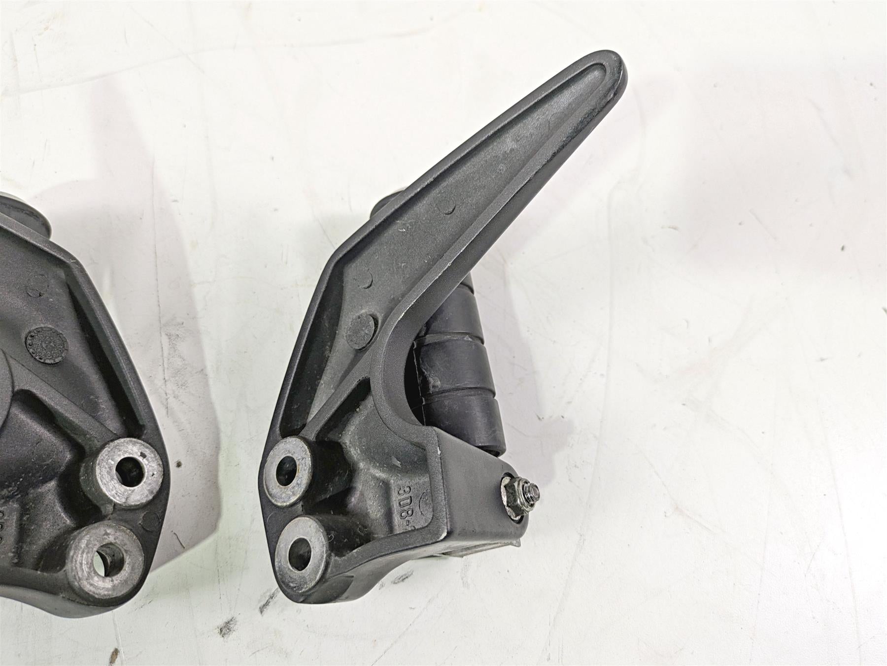 2008 Yamaha XVS1300 V-Star Tourer Rear Passenger Footpeg Set 3D8-27430-00-00 {{ shop.shopifyCountryName }} - Mototech271