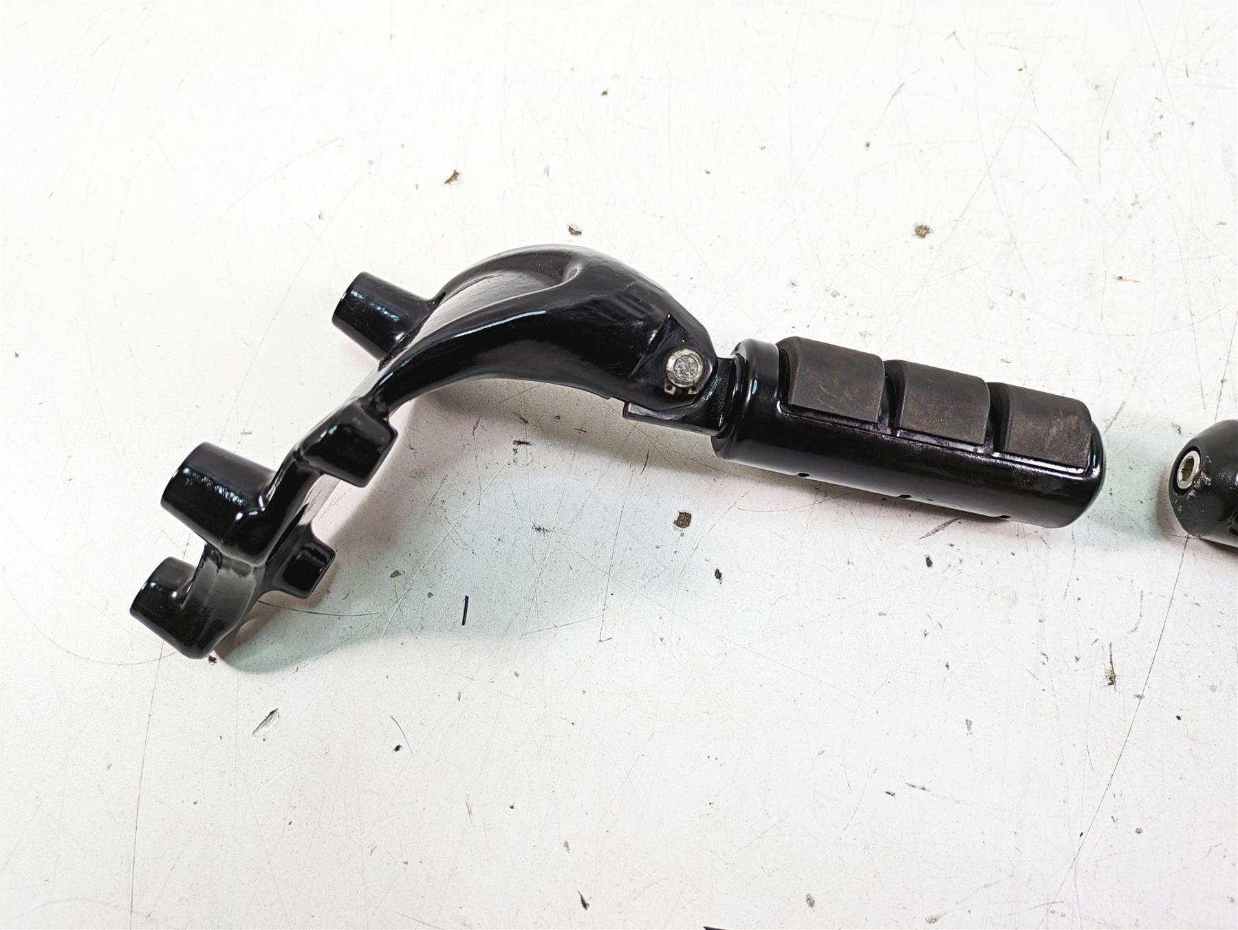 2017 Harley XL883 N Sportster Iron Rear Passenger Footpeg Rest Set 49315-04 {{ shop.shopifyCountryName }} - Mototech271