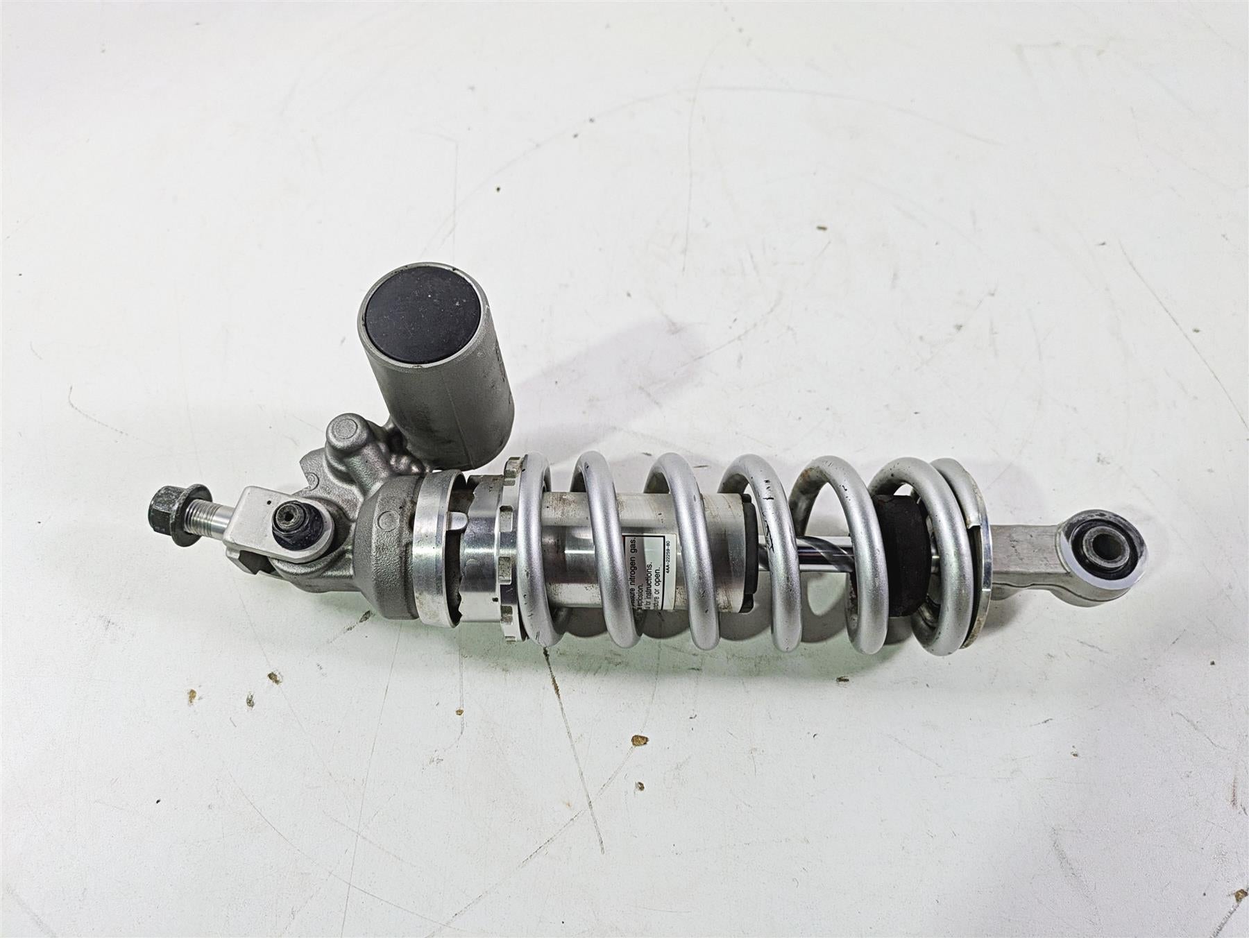 2005 Yamaha YZFR1 YZF R1 Rear Suspension Shock Damper 5VY-22210-10-00 {{ shop.shopifyCountryName }} - Mototech271