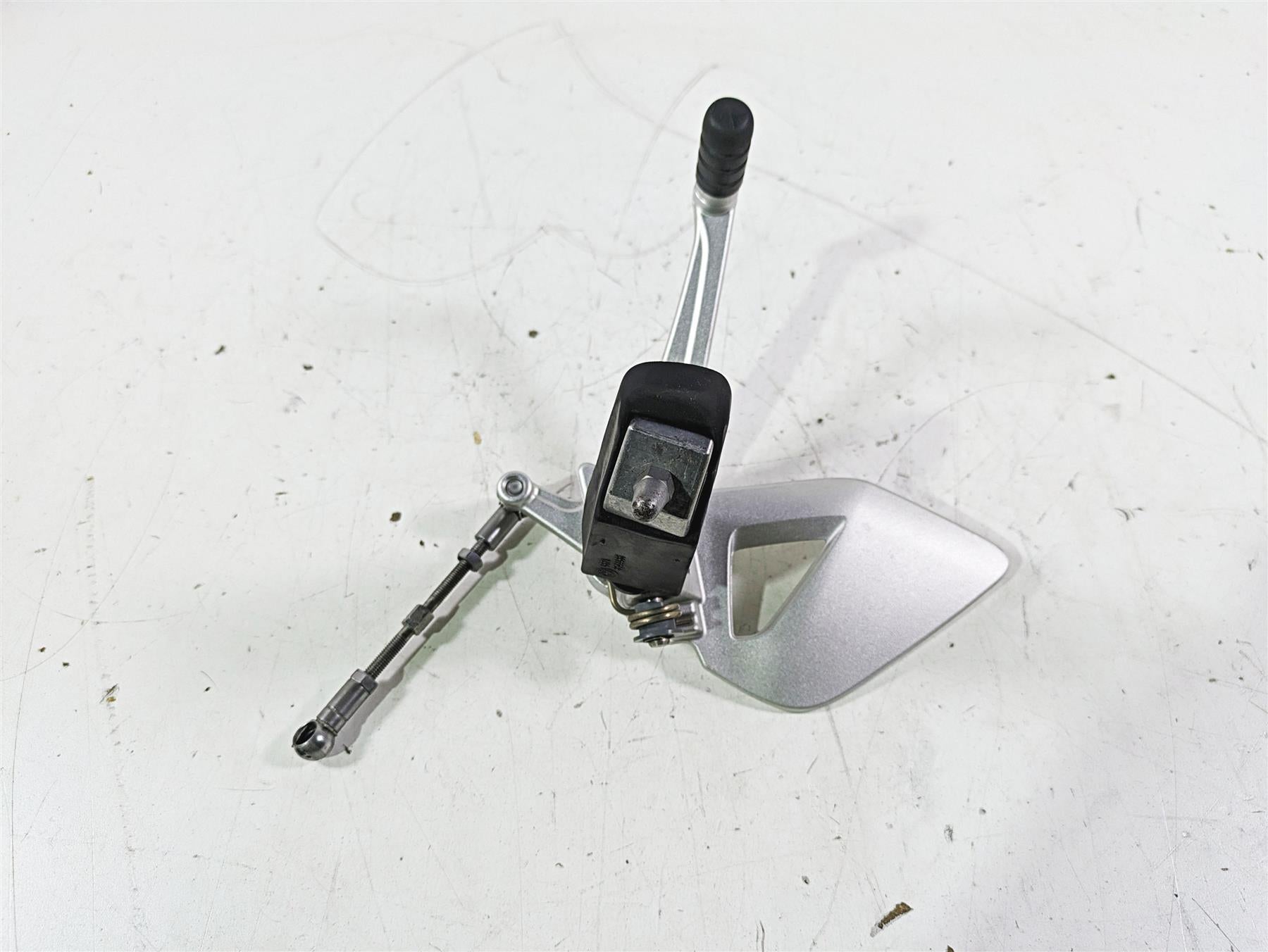 2014 BMW R1200 RT RTW K52 Front Left Footpeg & Shifter 46718535641 46718560383 {{ shop.shopifyCountryName }} - Mototech271