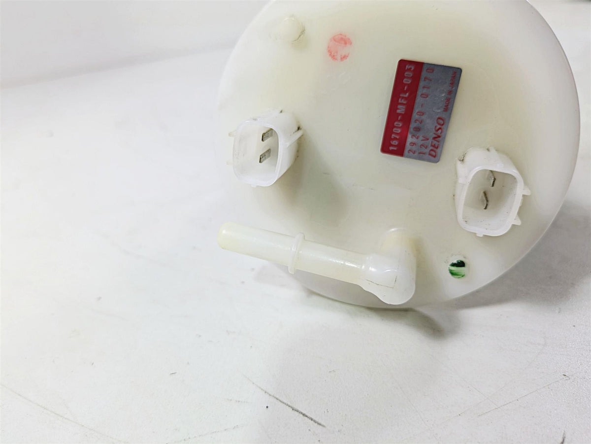 2008 Honda CBR1000RR SC59 Denso Fuel Gas Petrol Pump - Tested 16700-MFL-003 {{ shop.shopifyCountryName }} - Mototech271