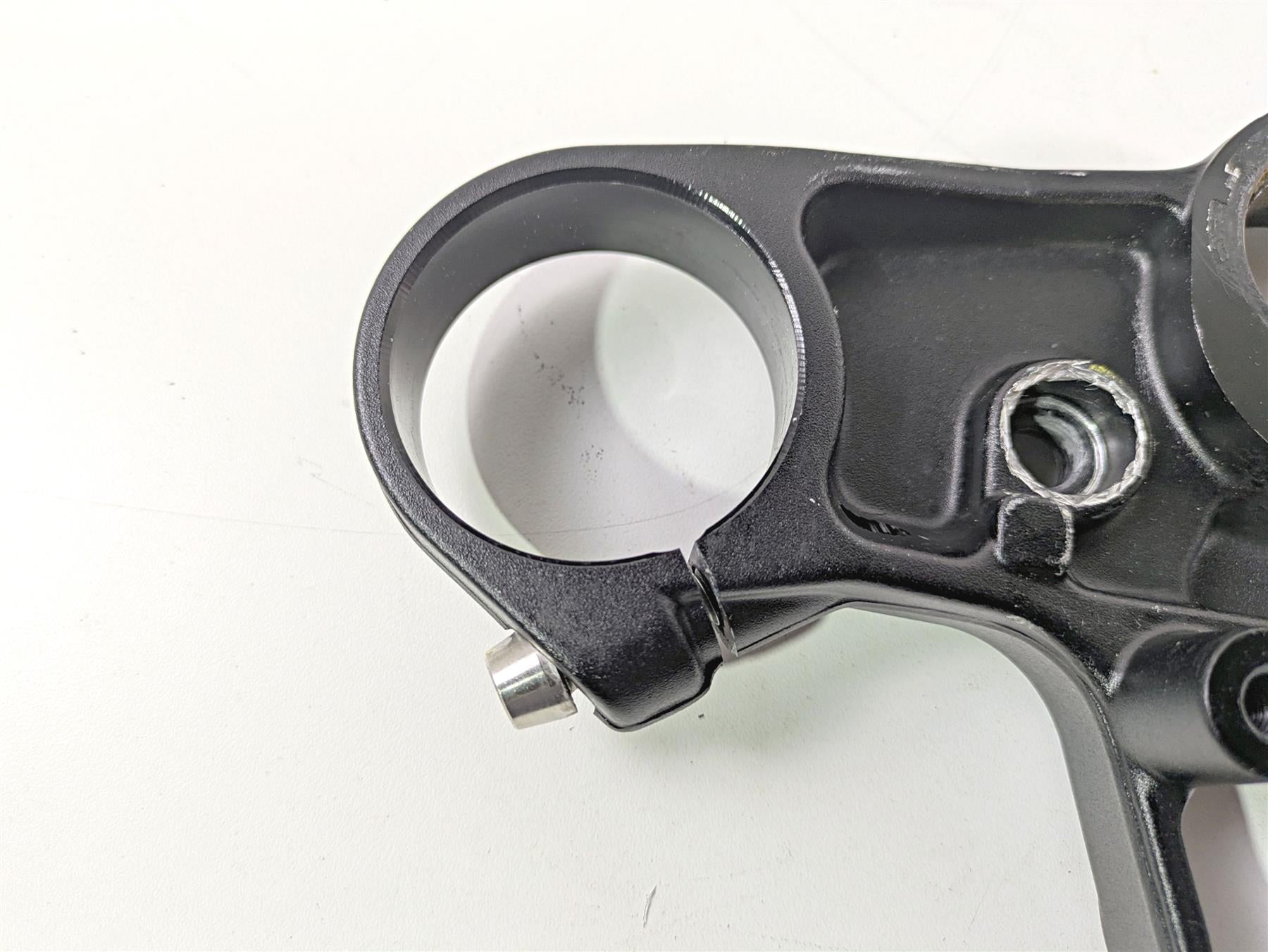 2017 Aprilia RSV 1100 Tuono V4 Factory Upper Triple Tree Clamp - Read 2B003976 {{ shop.shopifyCountryName }} - Mototech271