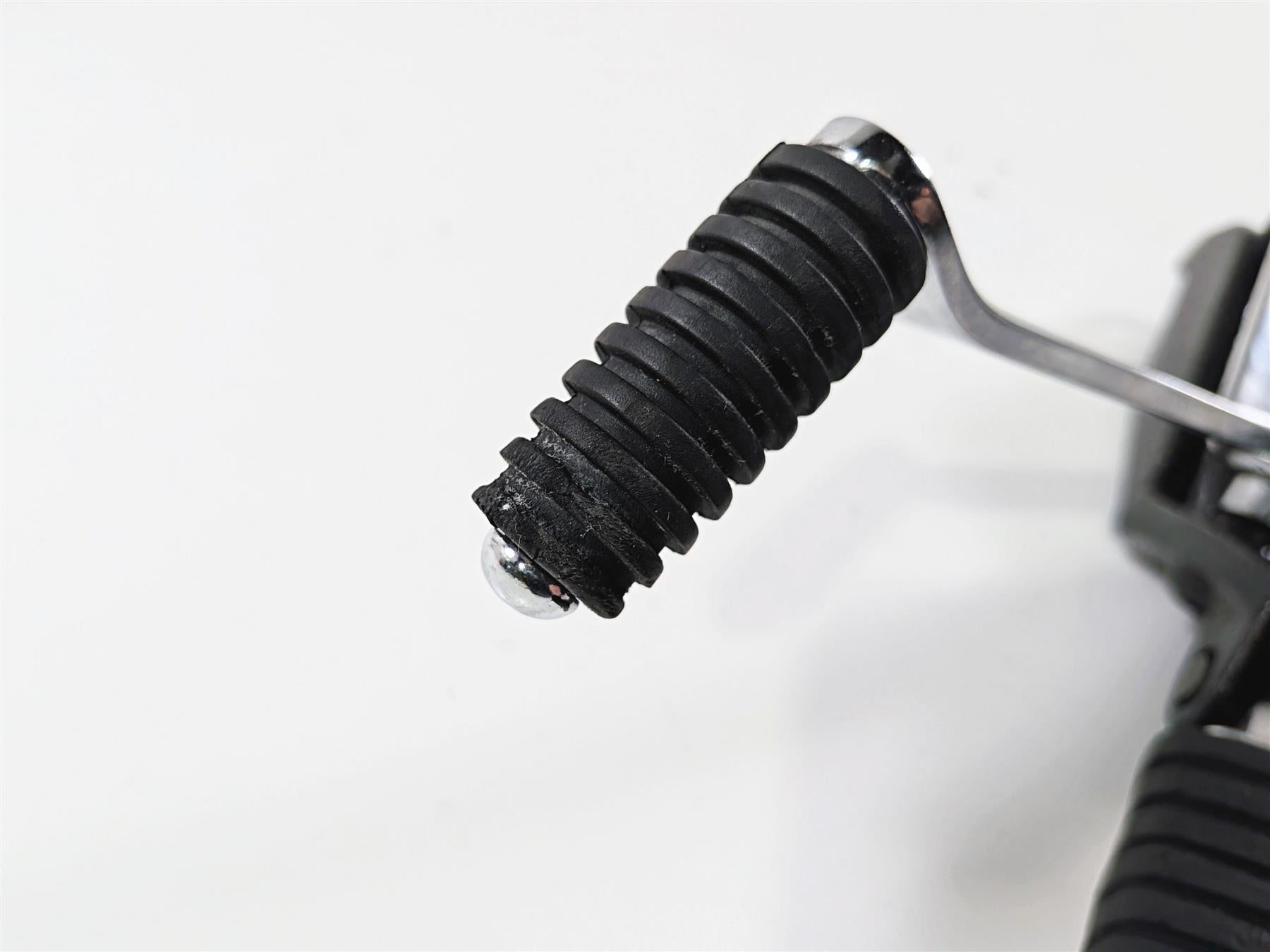 2014 Suzuki M109R VZR1800 Boulevard Left Front Footpeg & Shifter 43521-48G01 {{ shop.shopifyCountryName }} - Mototech271