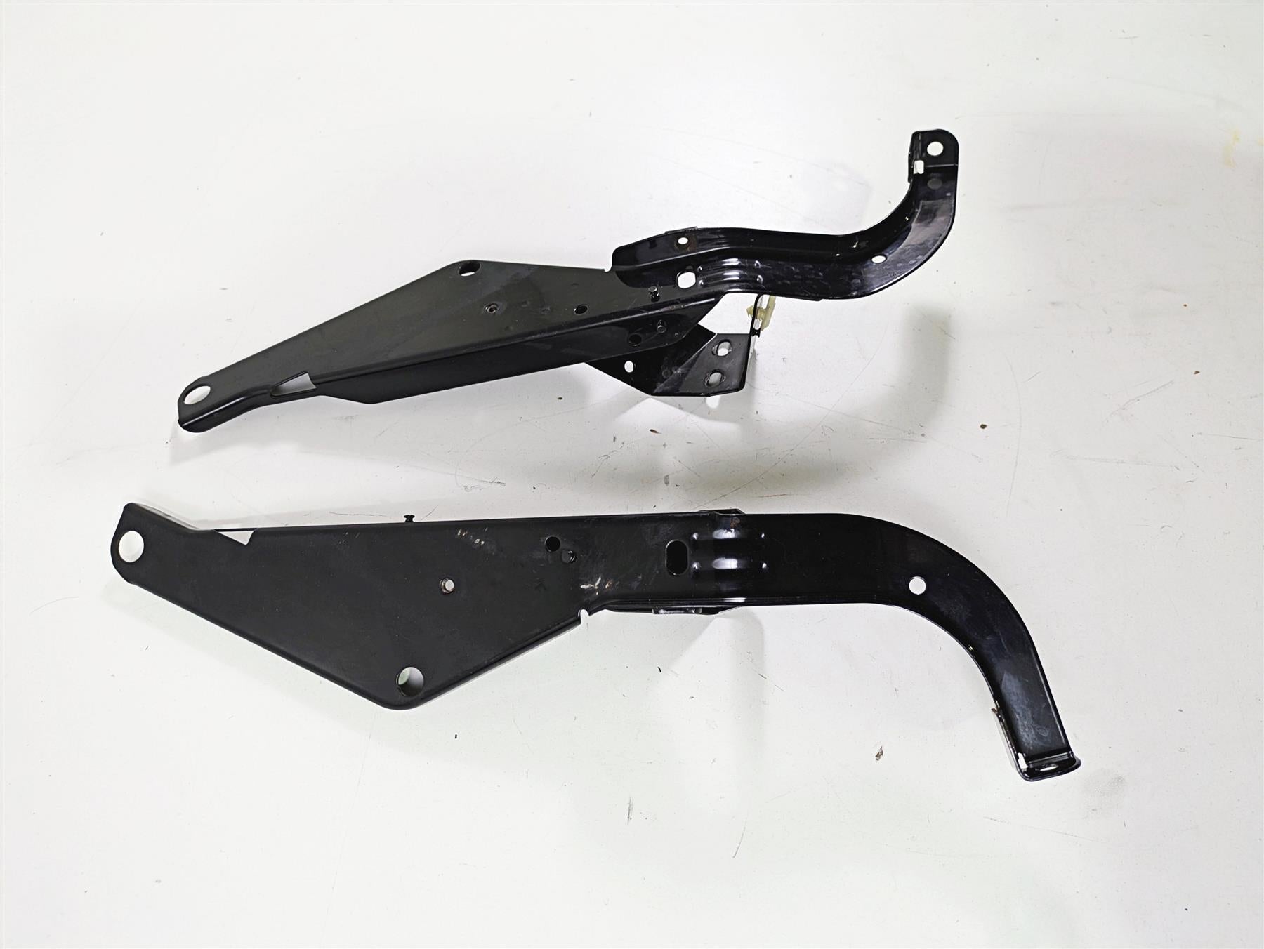 2011 Harley Touring FLHTCUSE CVO E-Glide Front Fairing Mount Holder Set 58938-96 {{ shop.shopifyCountryName }} - Mototech271