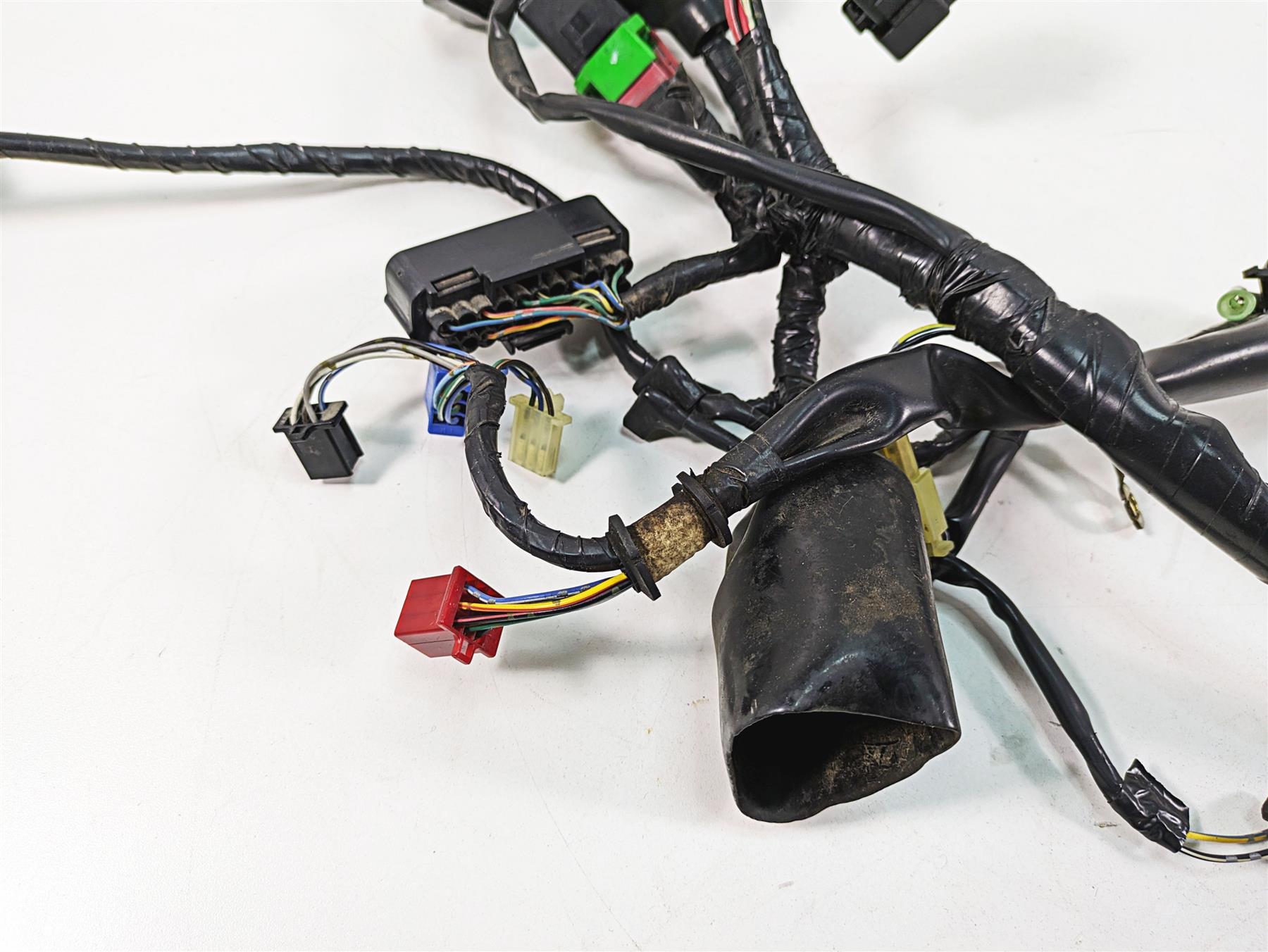 2006 Honda V-Twin VTX1300 R Main Wiring Harness Loom - No Cuts 32100-MEA-A00 {{ shop.shopifyCountryName }} - Mototech271