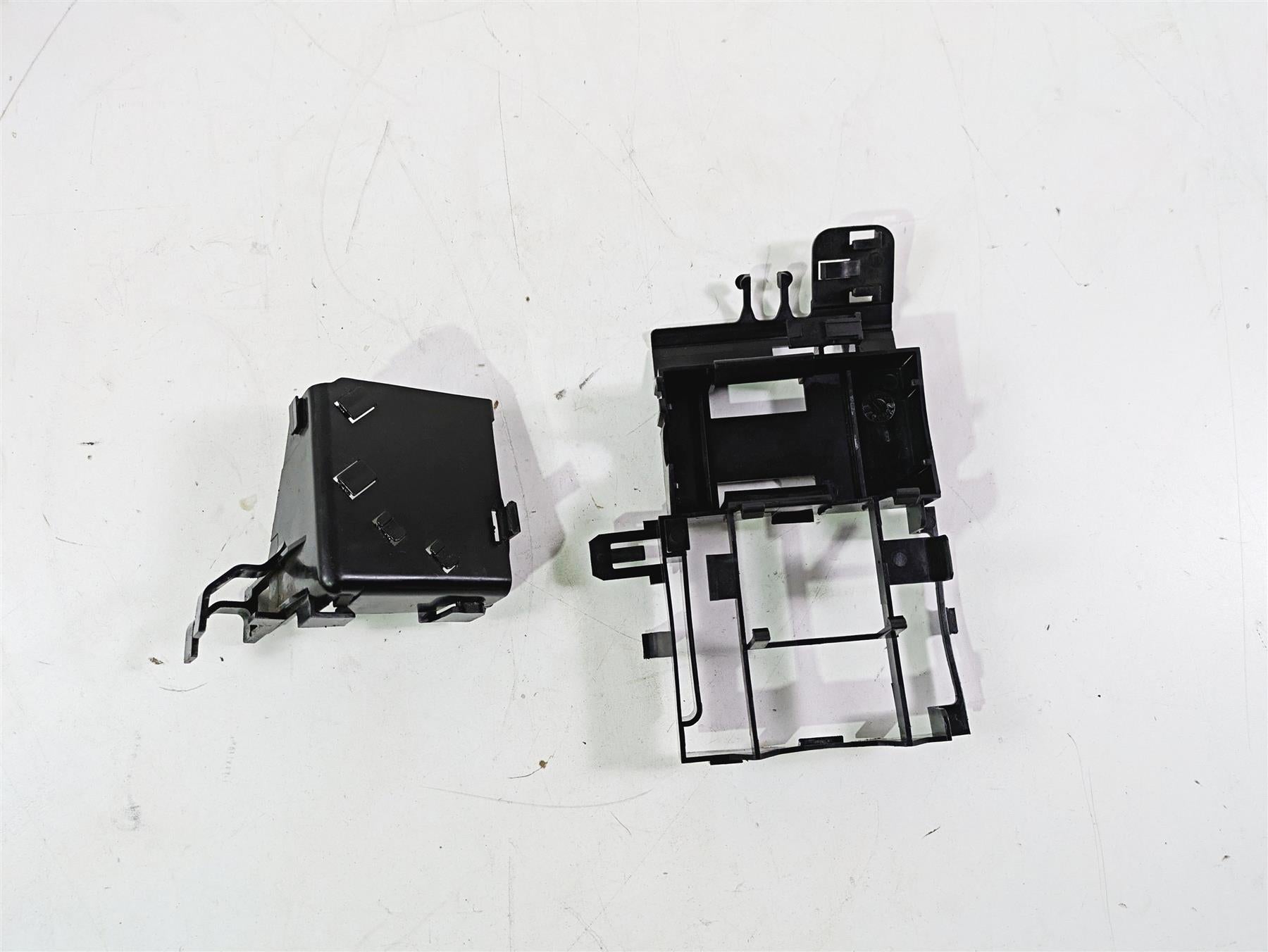 2010 Harley VRSCF Muscle Rod All Electric Plastic Holder In Set 70393-07 {{ shop.shopifyCountryName }} - Mototech271