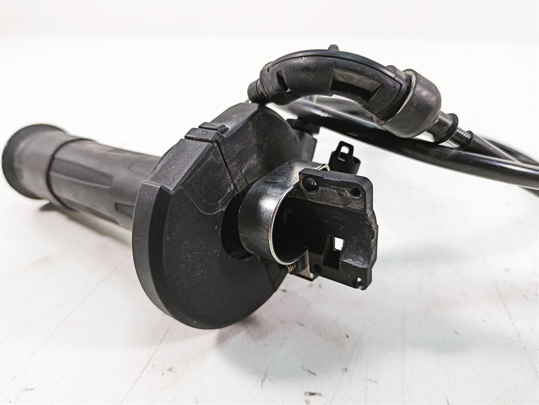 2007 BMW R1200GS K255 Adv Heated Hand Grips Throttle Cable Set 61317727067 {{ shop.shopifyCountryName }} - Mototech271
