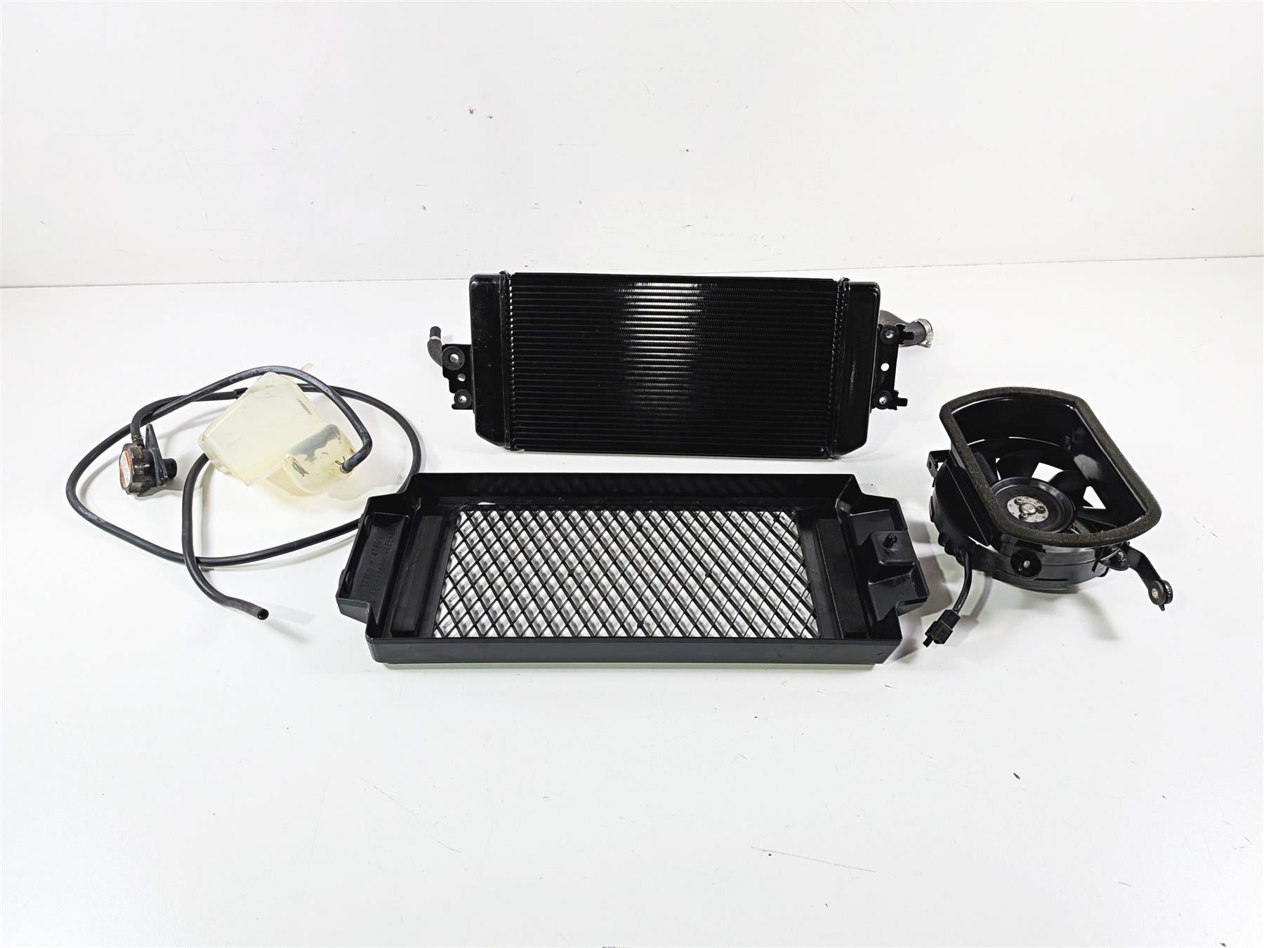 2005 Suzuki VZ800 M50 Boulevard Radiator Fan Reservoir Set 17710-41F20 {{ shop.shopifyCountryName }} - Mototech271