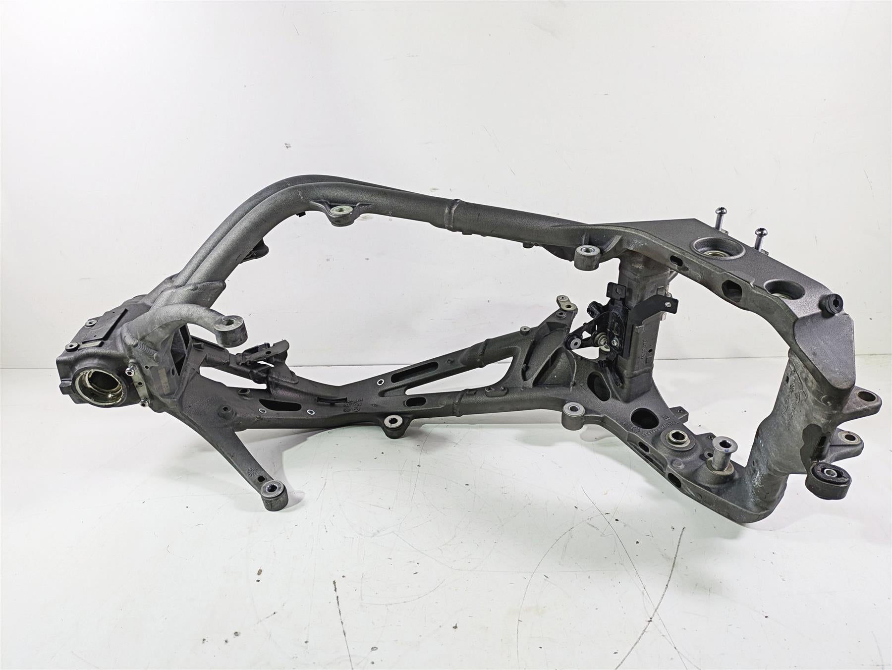 2019 Triumph Speed Triple RS 1050 Straight Main Frame Chassis FOR EXPORT With Nonrepairable Texas Title T2072079 {{ shop.shopifyCountryName }} - Mototech271