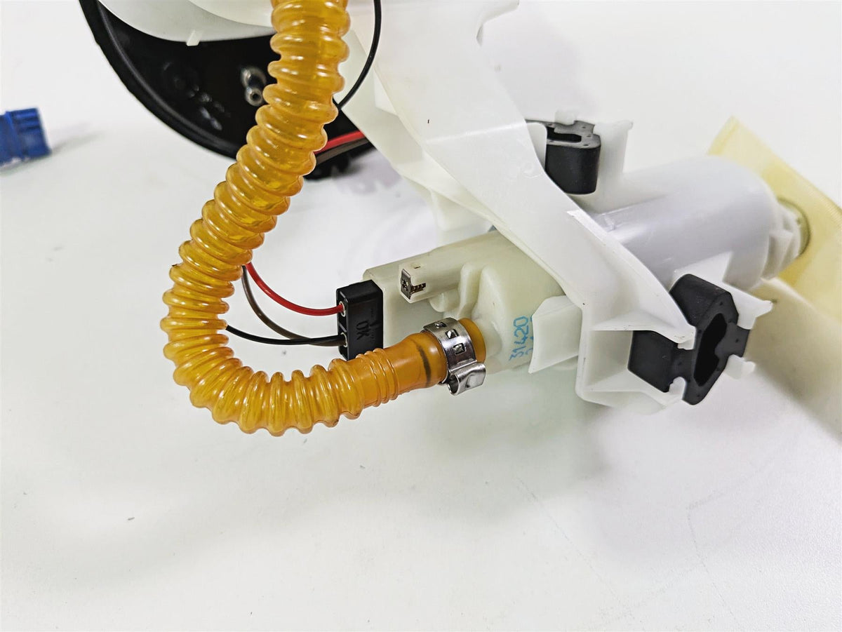2014 BMW K1300S K40 Fuel Gas Petrol Pump & Level Sending Unit 16137656904 {{ shop.shopifyCountryName }} - Mototech271