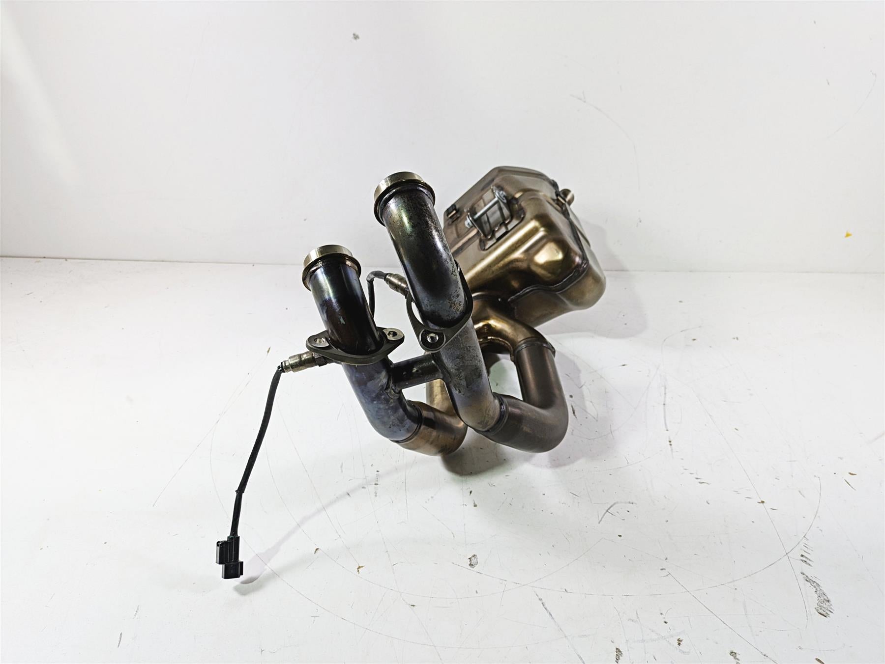 2021 Aprilia RS660 Exhaust Pipe Header Chamber Assembly 2B005290 {{ shop.shopifyCountryName }} - Mototech271