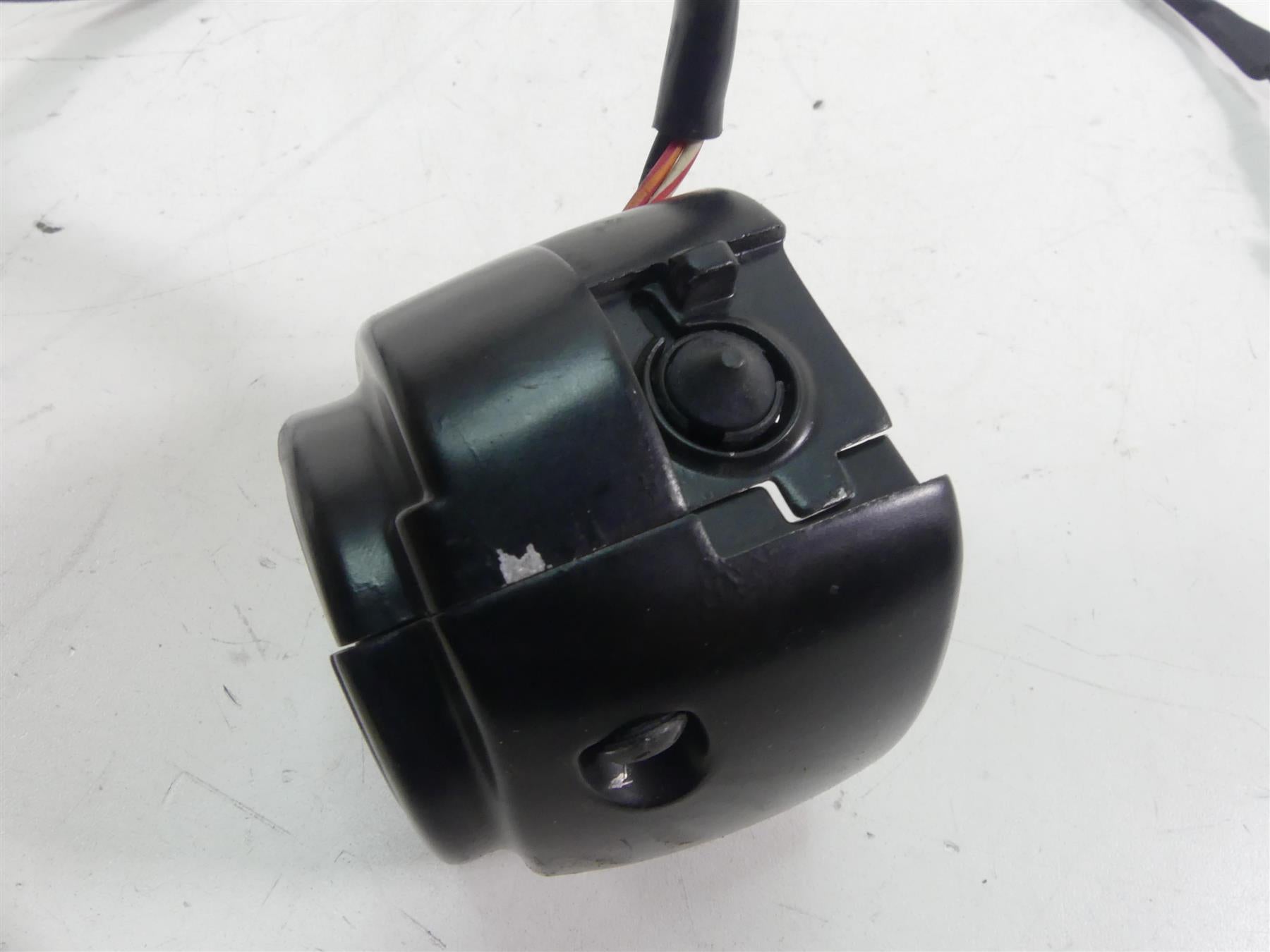 2016 Harley FLS Softail Slim Left Hand Turn Signal Light Control Switch 71500292 {{ shop.shopifyCountryName }} - Mototech271
