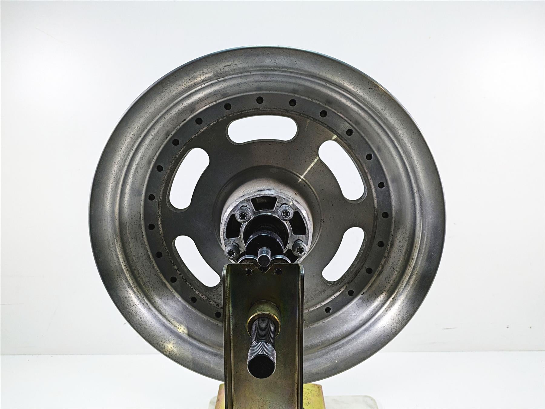 2009 Harley FXDF Dyna Fat Bob Straight 16x5 Slotted Rear Wheel Rim 40900179 {{ shop.shopifyCountryName }} - Mototech271