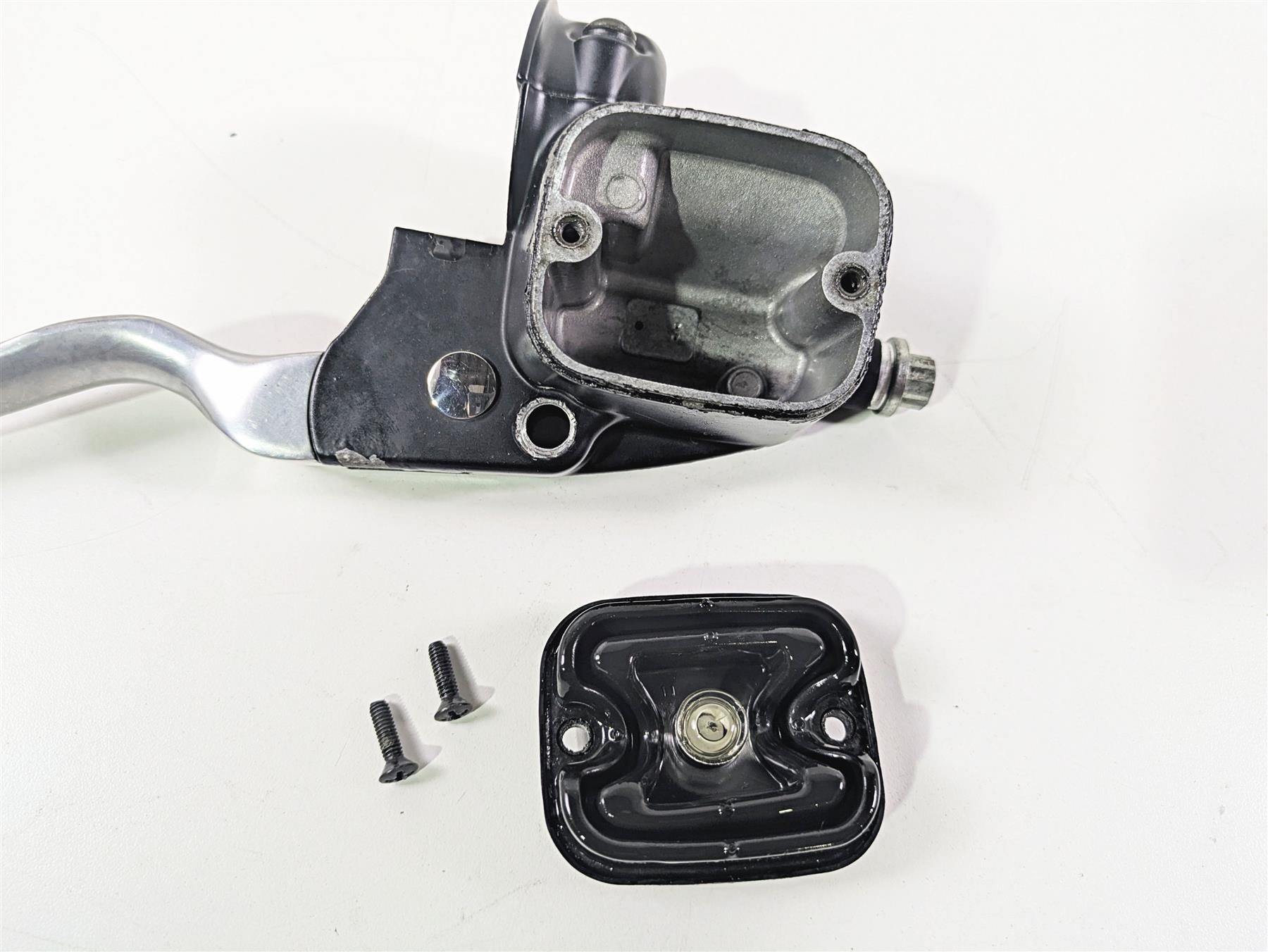 2009 Harley FXDC Dyna Super Glide Front Brake Master Cylinder 9/16" 45019-08C {{ shop.shopifyCountryName }} - Mototech271