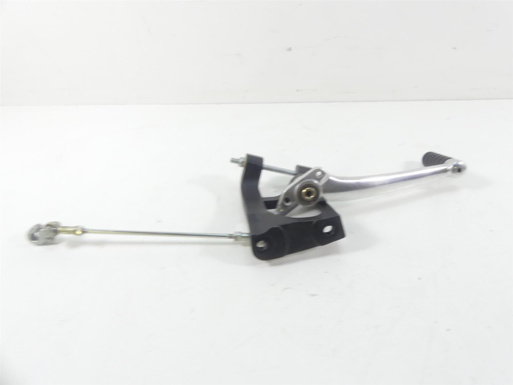 2020 Indian Roadmaster Front Left Foot Mount & Shifter Lever 5138351 5138405 {{ shop.shopifyCountryName }} - Mototech271