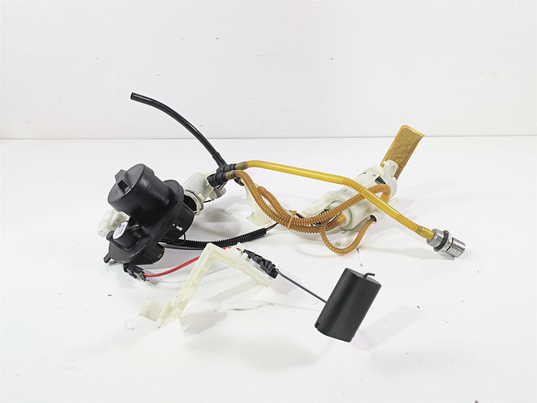 2010 Harley Touring FLHXSE CVO Street Glide Fuel Gas Petrol Pump - Read 75069-08 {{ shop.shopifyCountryName }} - Mototech271