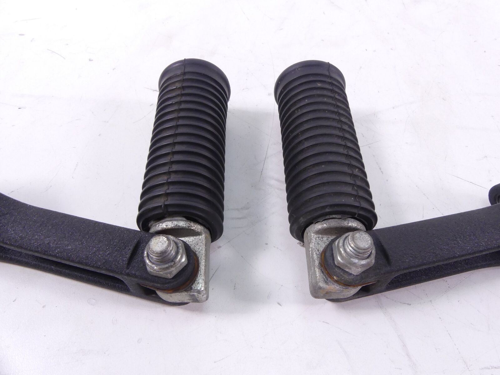 2016 Harley FLD Dyna Switchback 103 Passenger Footpeg Set R 49224-06A L 49230-06 {{ shop.shopifyCountryName }} - Mototech271