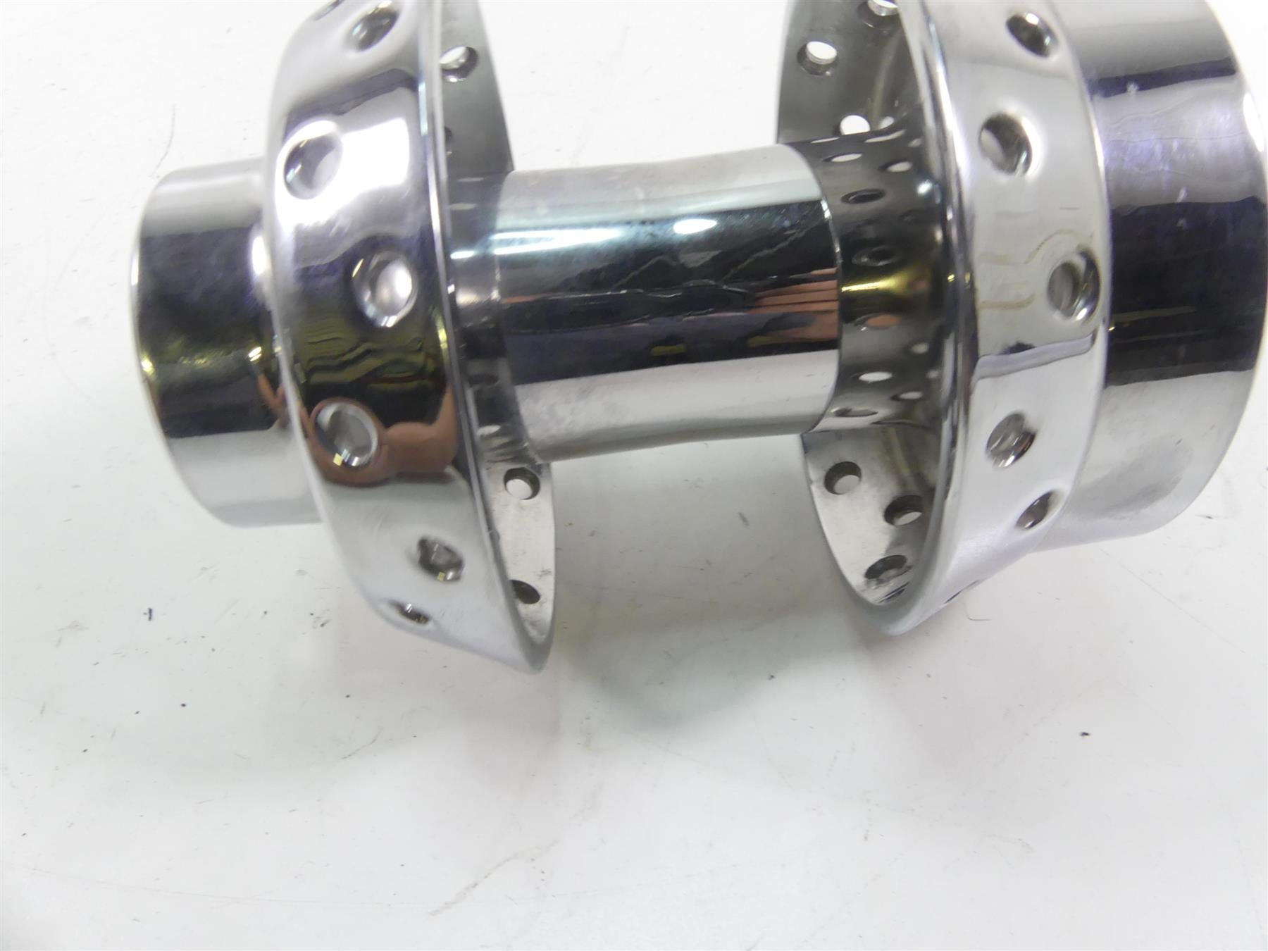 2004 Harley FXDWGI Dyna Wide Glide Front Chrome Spoke Wheel Hub 43671-05A {{ shop.shopifyCountryName }} - Mototech271