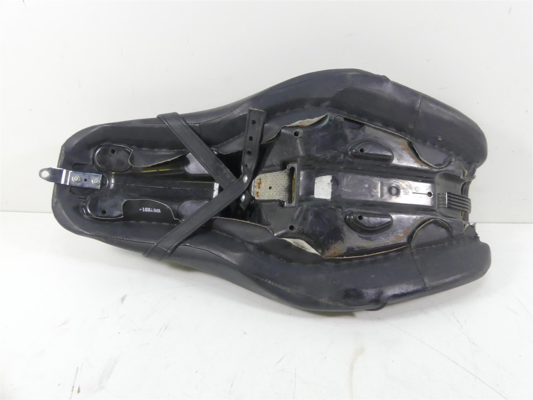 2015 Harley FXDL Dyna Low Rider Dual Seat Saddle 52000136 {{ shop.shopifyCountryName }} - Mototech271