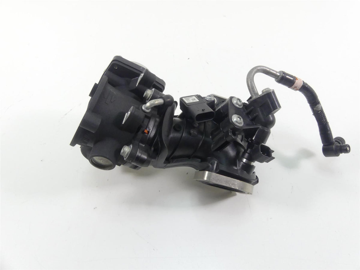 2018 Harley Softail FXFB Fat Bob Mikuni M8 Throttle Body Fuel Injection 27300122 {{ shop.shopifyCountryName }} - Mototech271