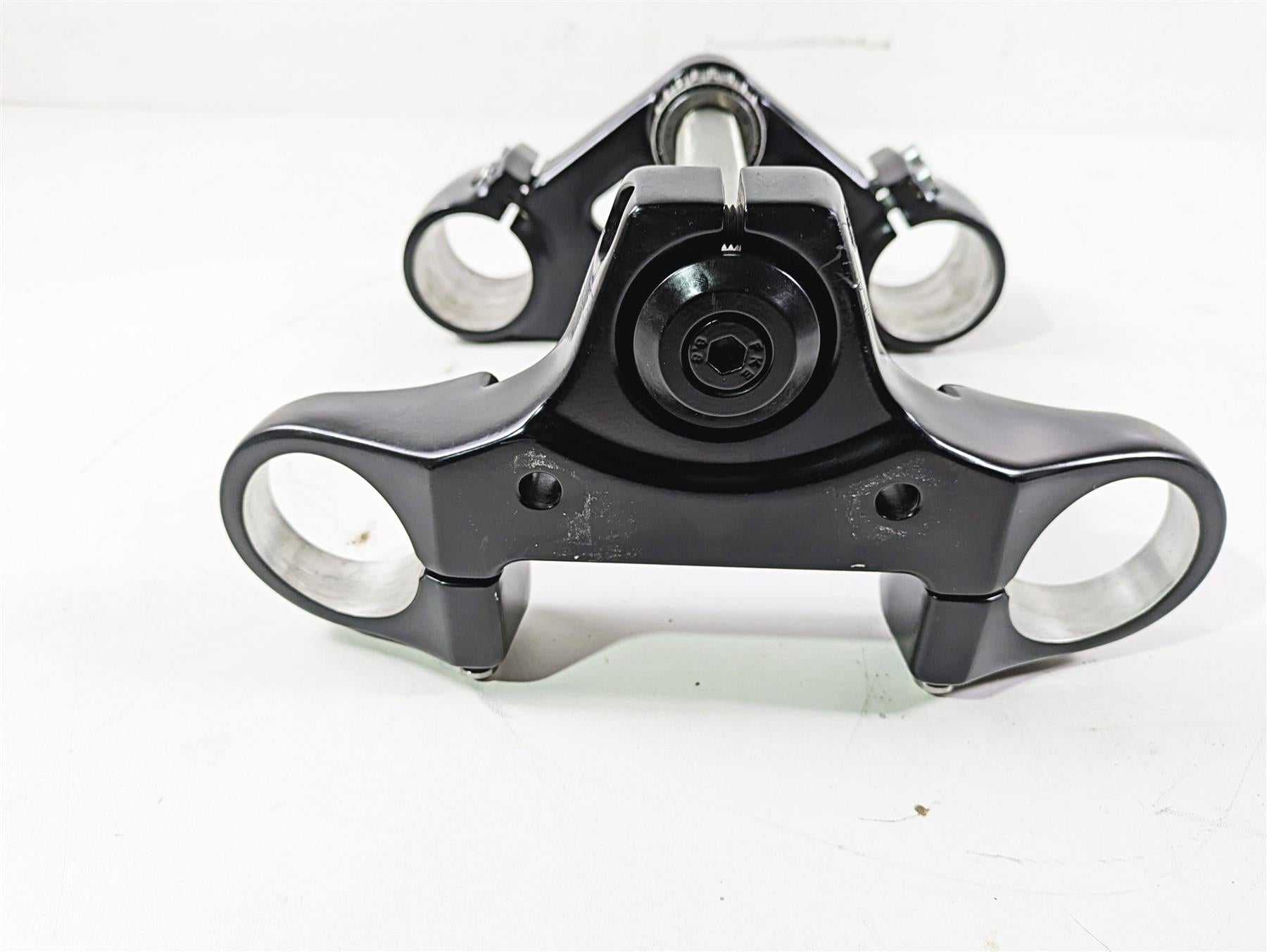 2010 Harley VRSCF Muscle Rod Black Upper Lower Triple Tree Clamp Set 46892-09A {{ shop.shopifyCountryName }} - Mototech271