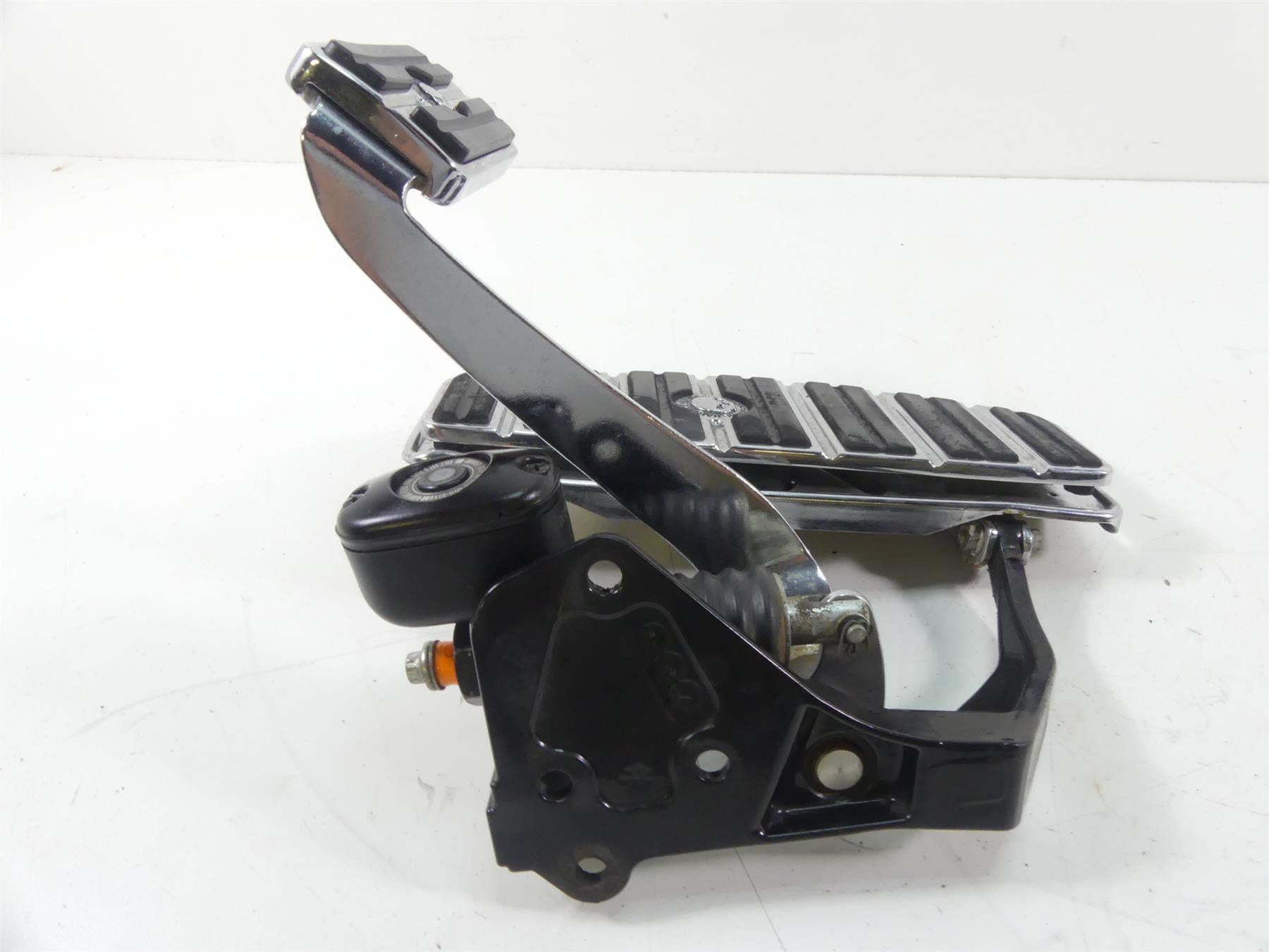 2004 Harley Softail FLSTFI Fat Boy Floorboard Brake Pedal Set - Read 50710-04 {{ shop.shopifyCountryName }} - Mototech271