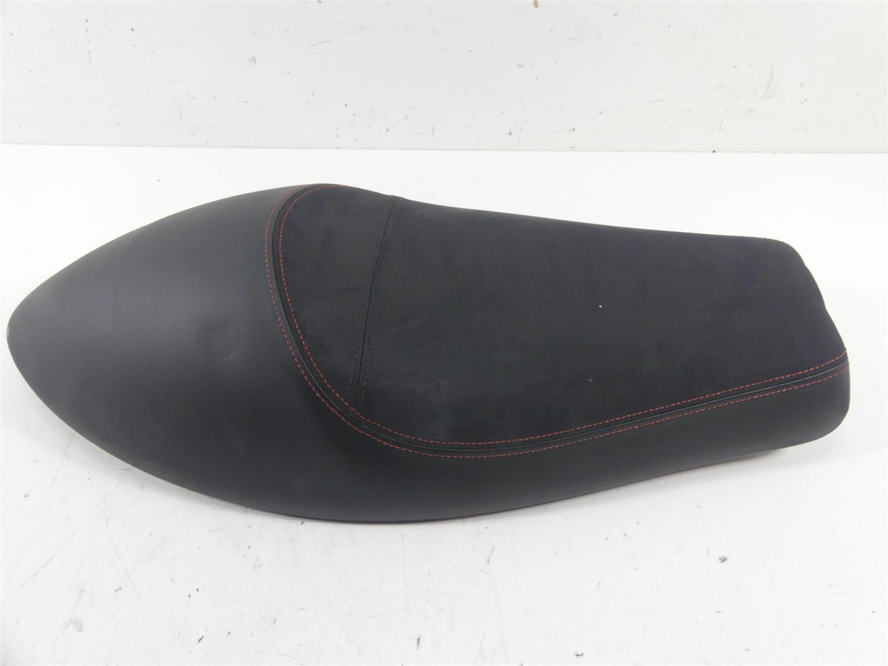 2017 Triumph Thruxton 1200 R Nice Front Rider Driver Seat Saddle T2307854 {{ shop.shopifyCountryName }} - Mototech271