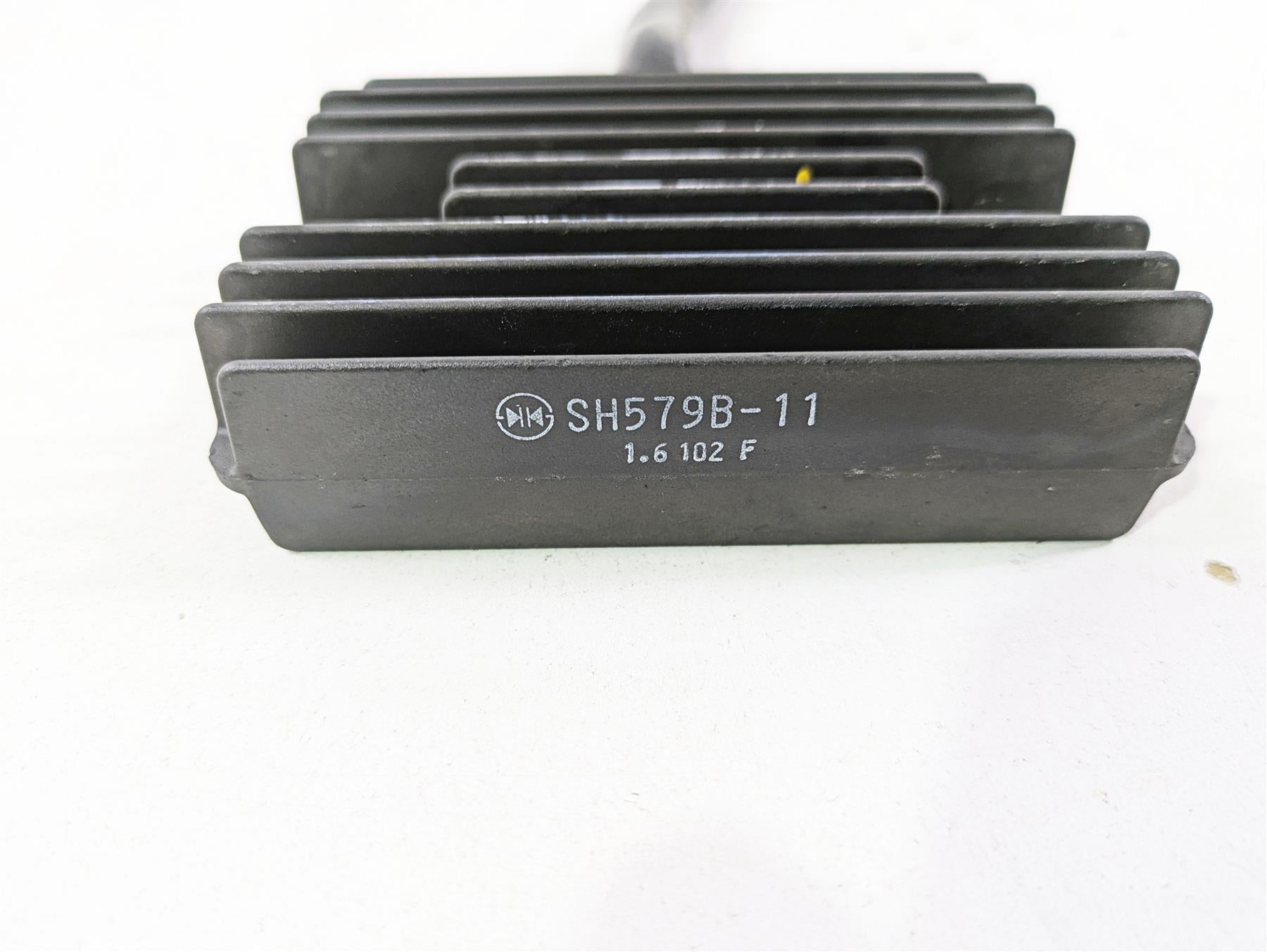 2022 Ducati Scrambler Desert Sled Rectifier Voltage Regulator SH579B 54040111C {{ shop.shopifyCountryName }} - Mototech271