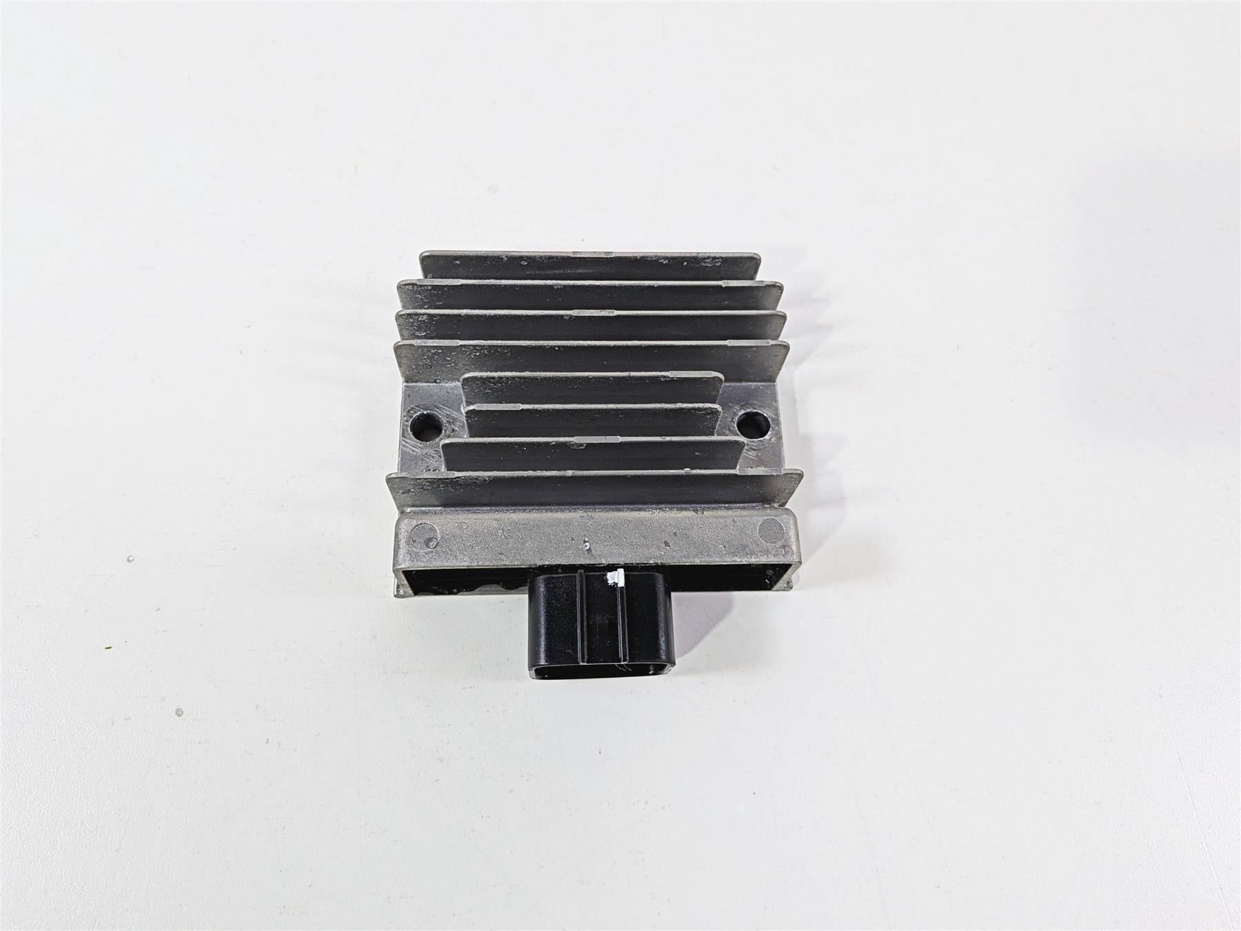 2024 Kawasaki EX500 Ninja 40th An. Rectifier Voltage Regulator 21066-0761 {{ shop.shopifyCountryName }} - Mototech271