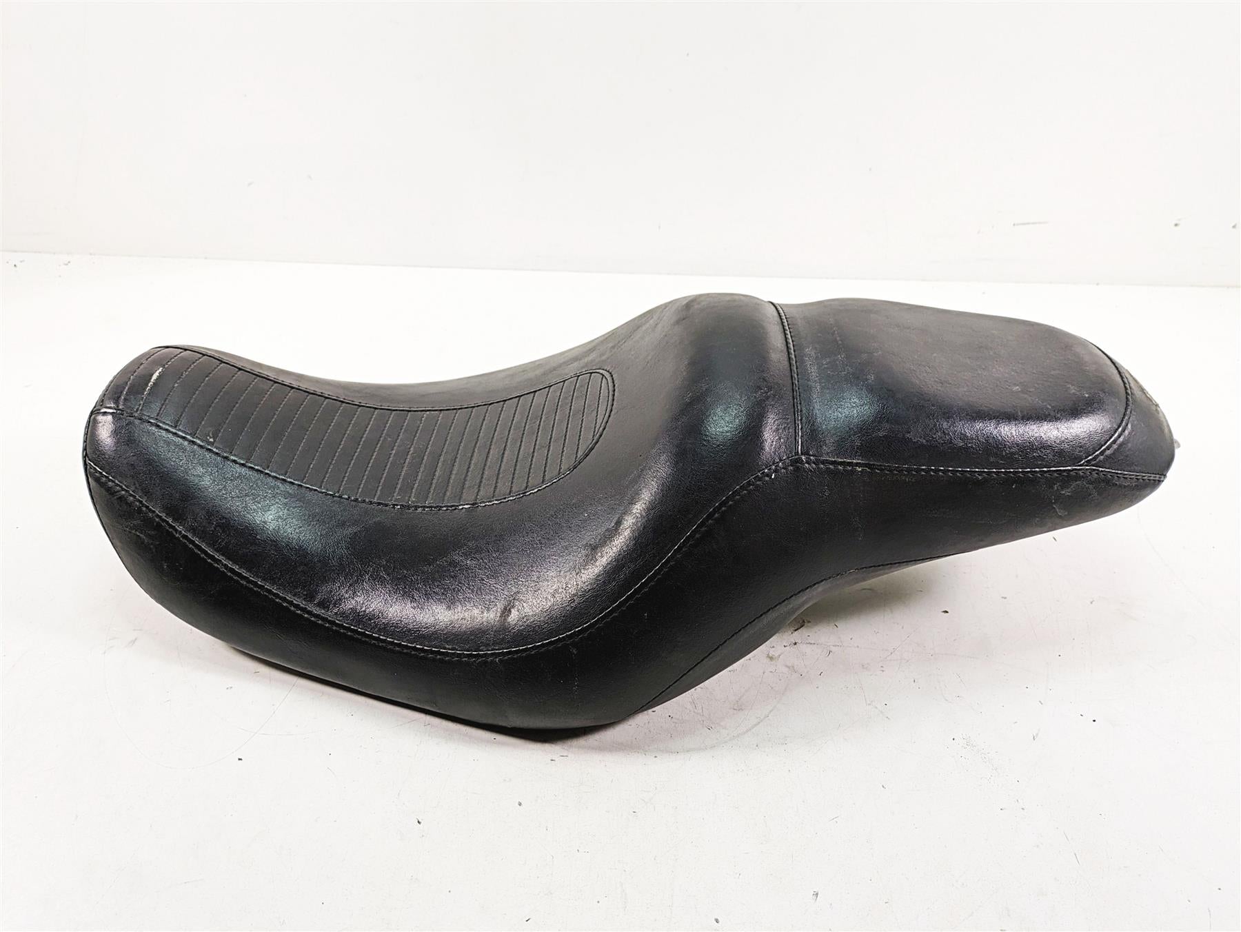 2005 Harley Dyna FXDL Low Rider Duo Driver Rider Seat Saddle 53078-04 {{ shop.shopifyCountryName }} - Mototech271
